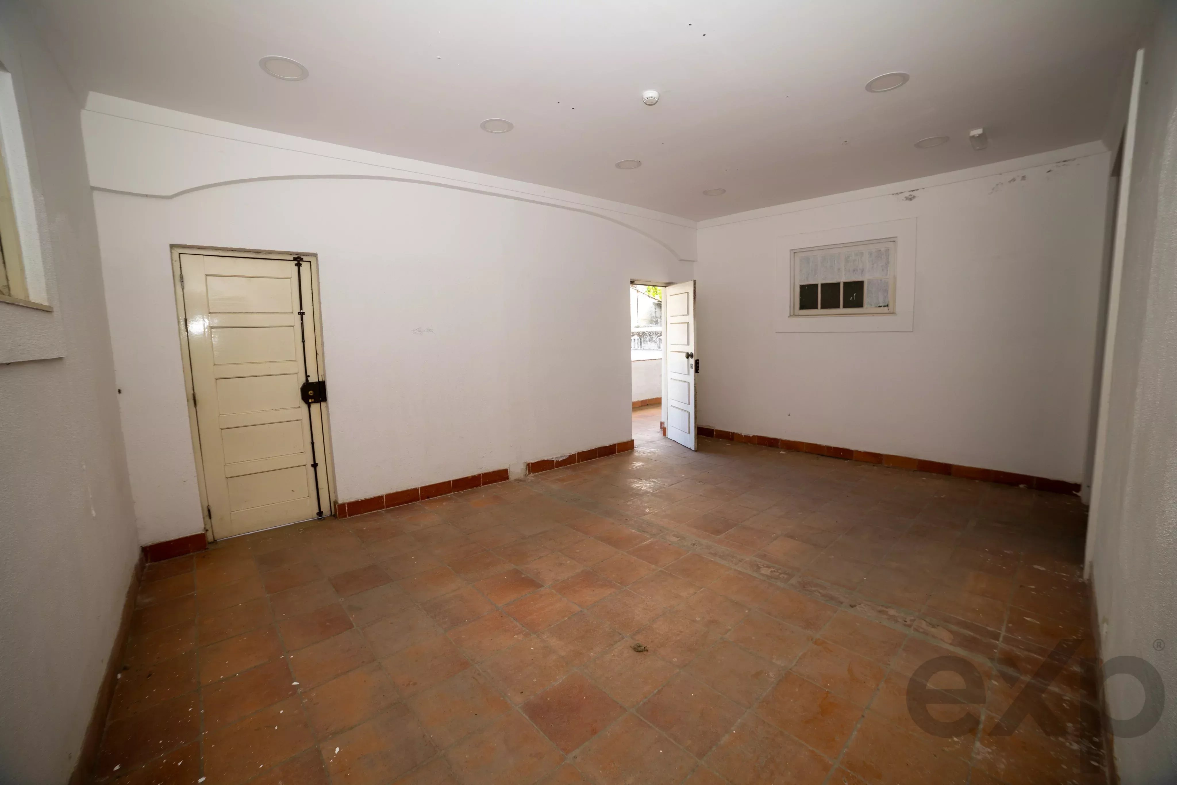 Spacious building with 30 rooms and an elevator in Évora 87042401 image 33