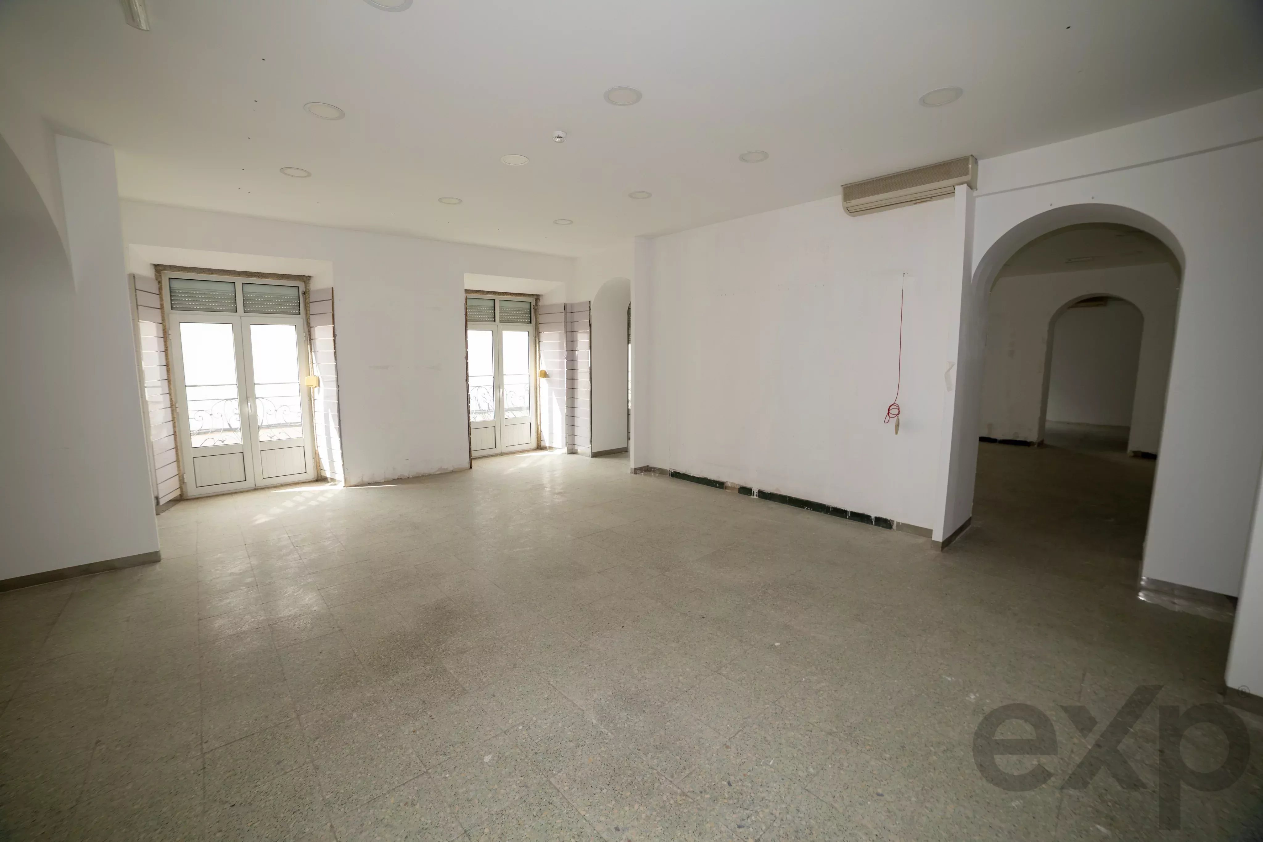 Spacious building with 30 rooms and an elevator in Évora 87042401 image 26