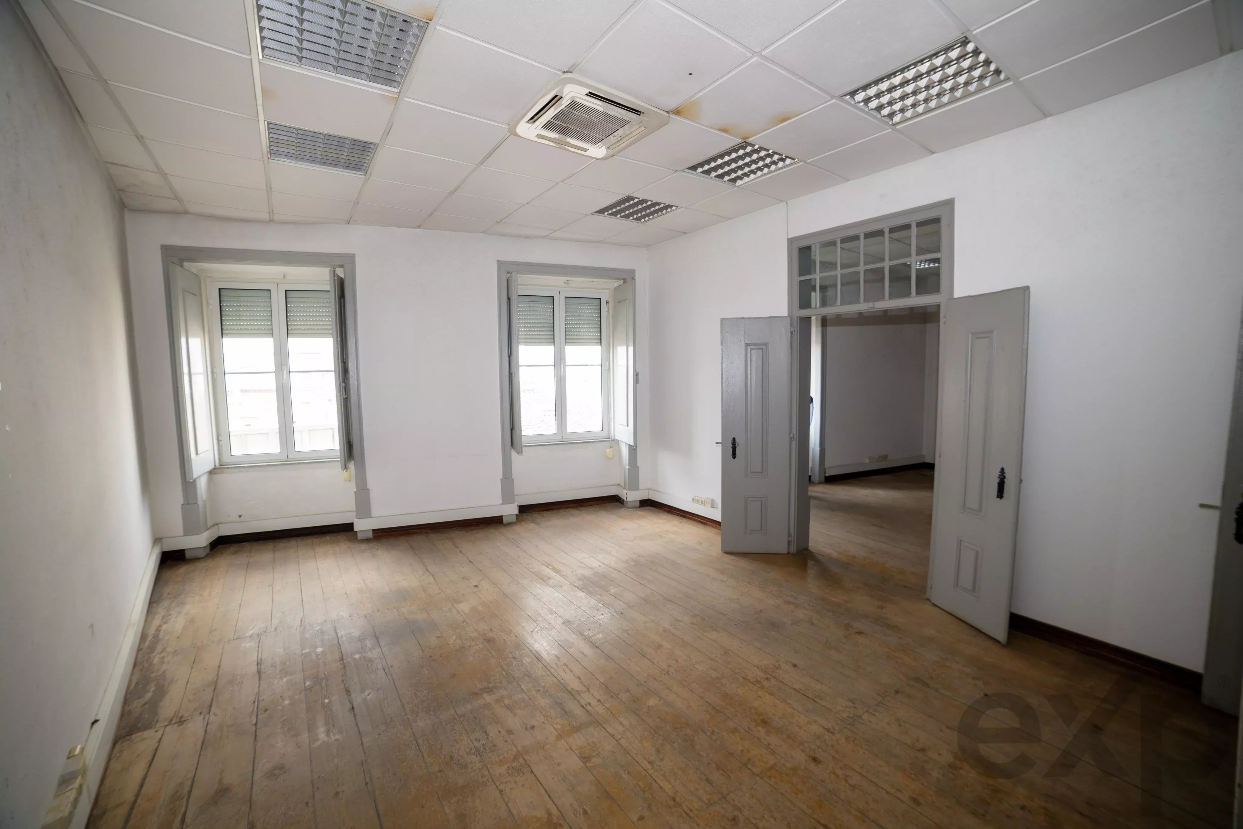 Spacious building with 30 rooms and an elevator in Évora 87042401 image 39