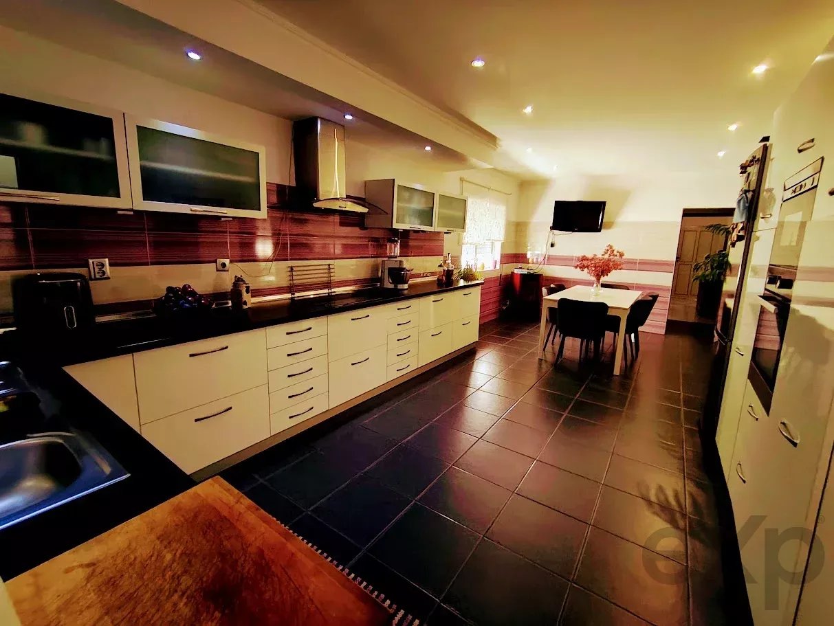 T3 House and Snack Bar 87044421 image 8