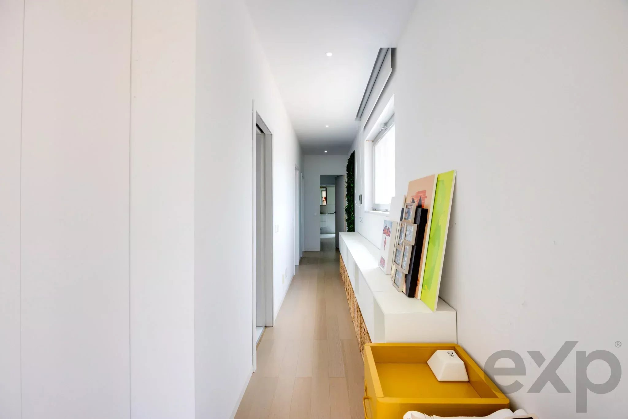 T4 House with a 17.5 m Heated Pool and Independent Apartment in Lagos 87053563 image 22