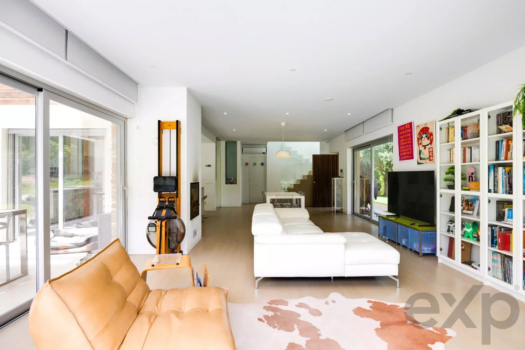 T4 House with a 17.5 m Heated Pool and Independent Apartment in Lagos 87053563 image 7