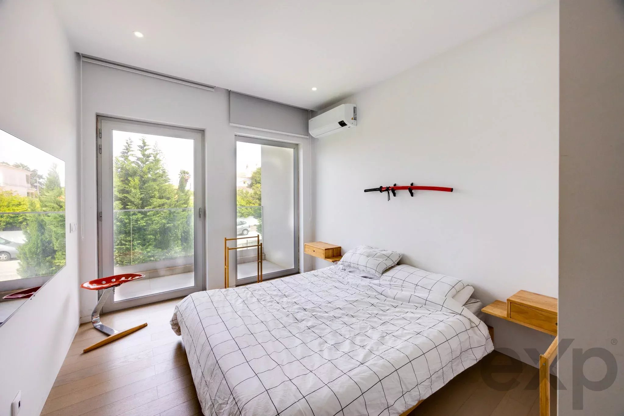 T4 House with a 17.5 m Heated Pool and Independent Apartment in Lagos 87053563 image 28