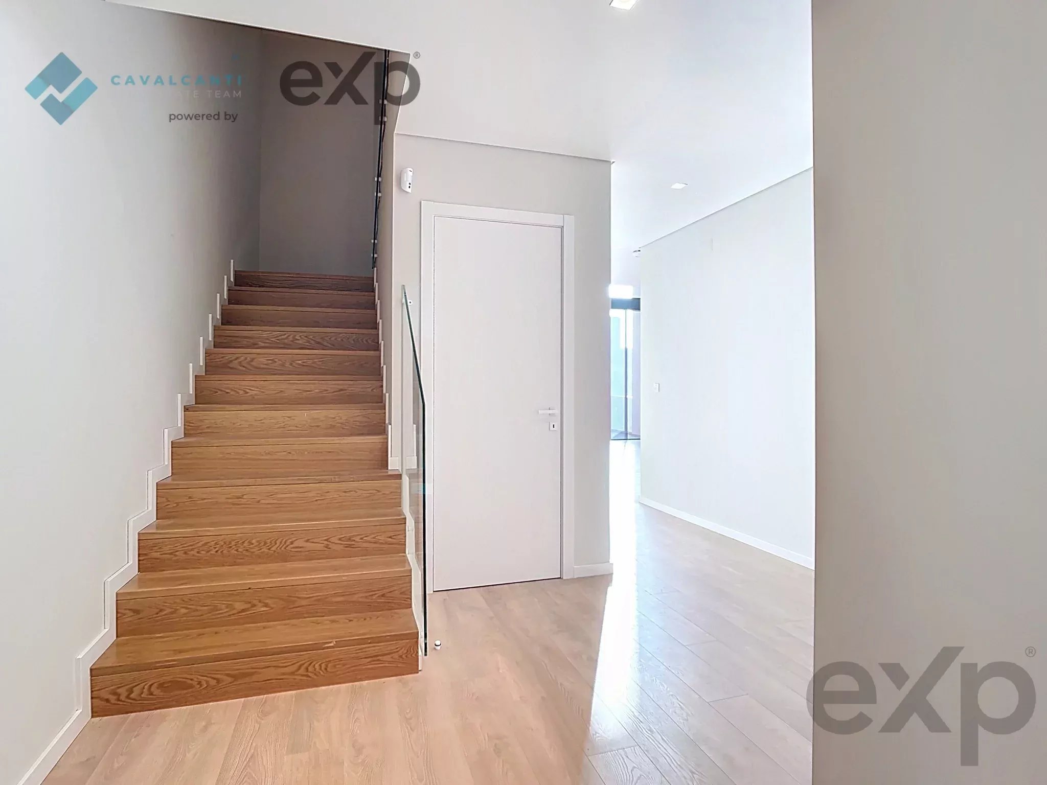 Moradia Contemporânea T4 em Condomínio Privado — Murches, Cascais