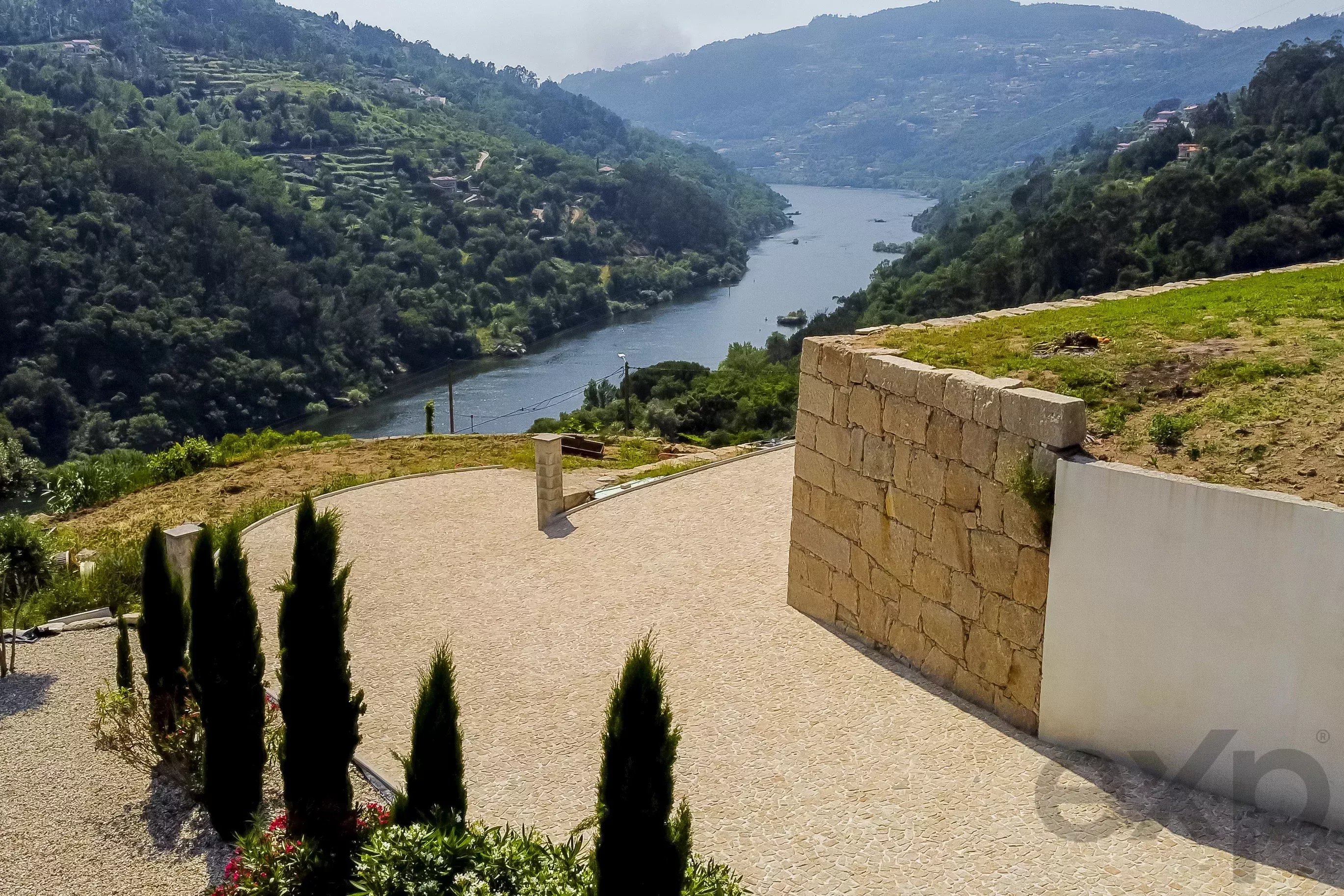 Três Moradias | Vistas sobre o Rio Douro