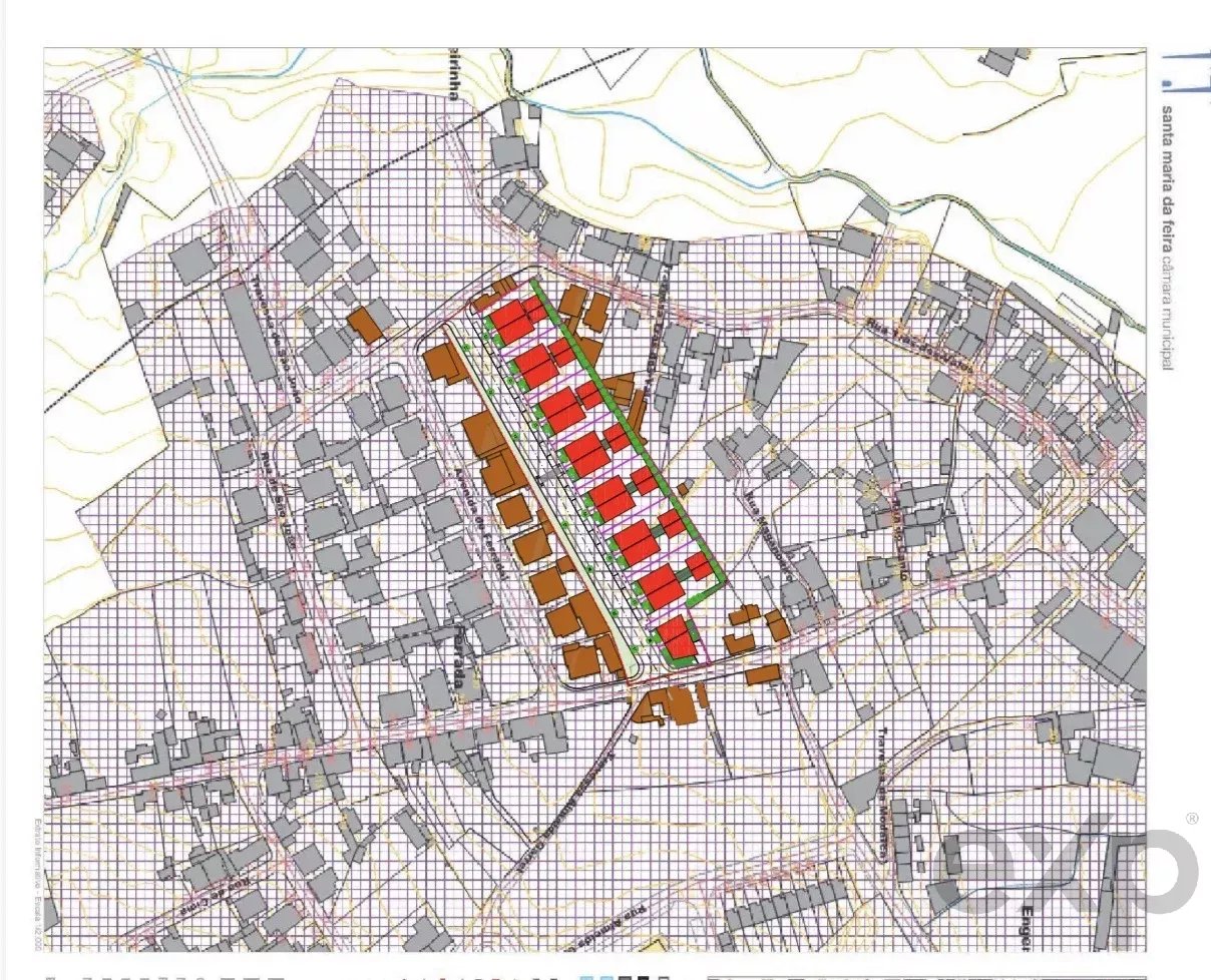 Terreno Urbano de 9612 m² em Fiães para Construção