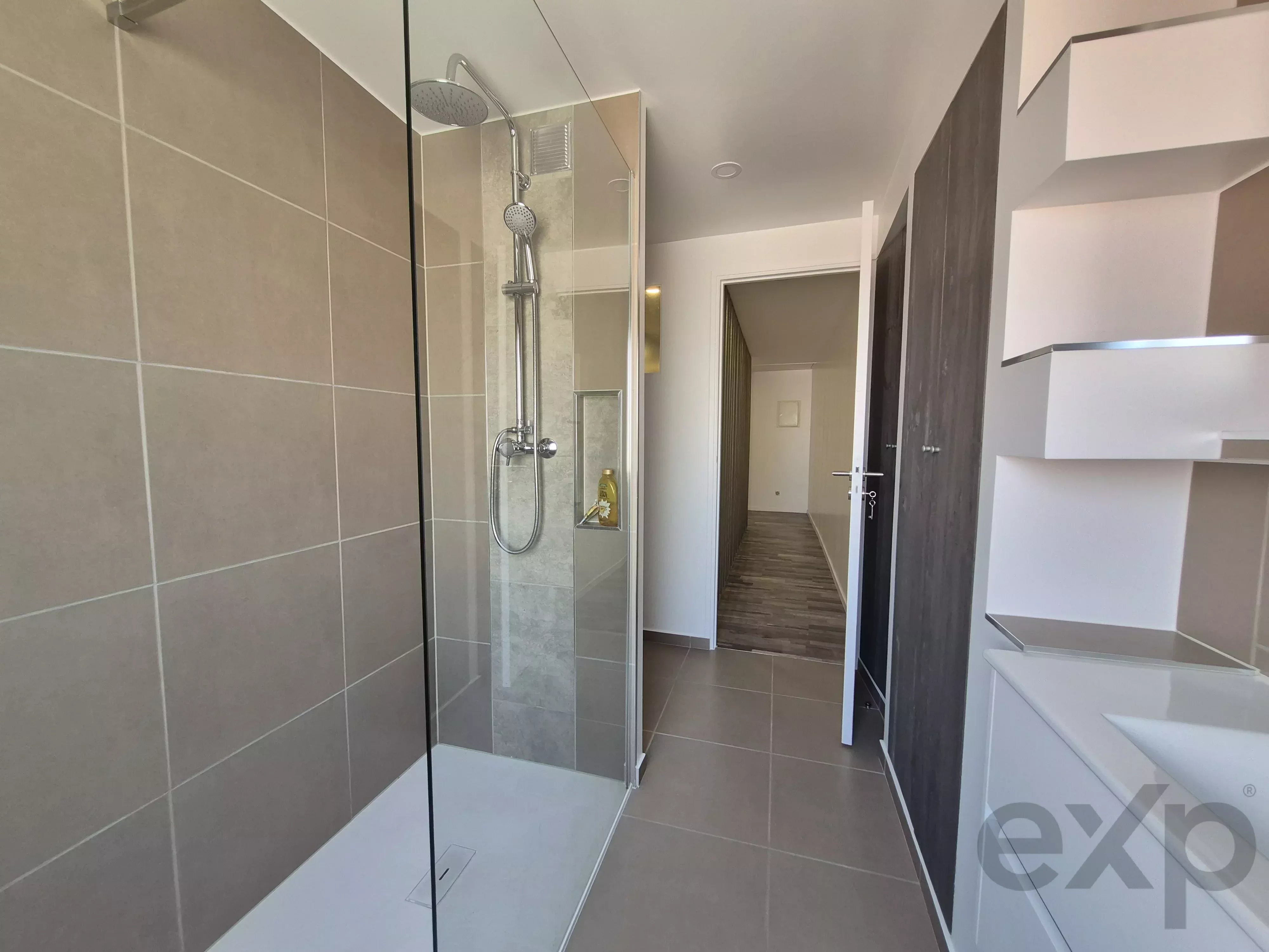 New house, 2 bedrooms, spacious patio, centre of Alvor 87107231 image 32