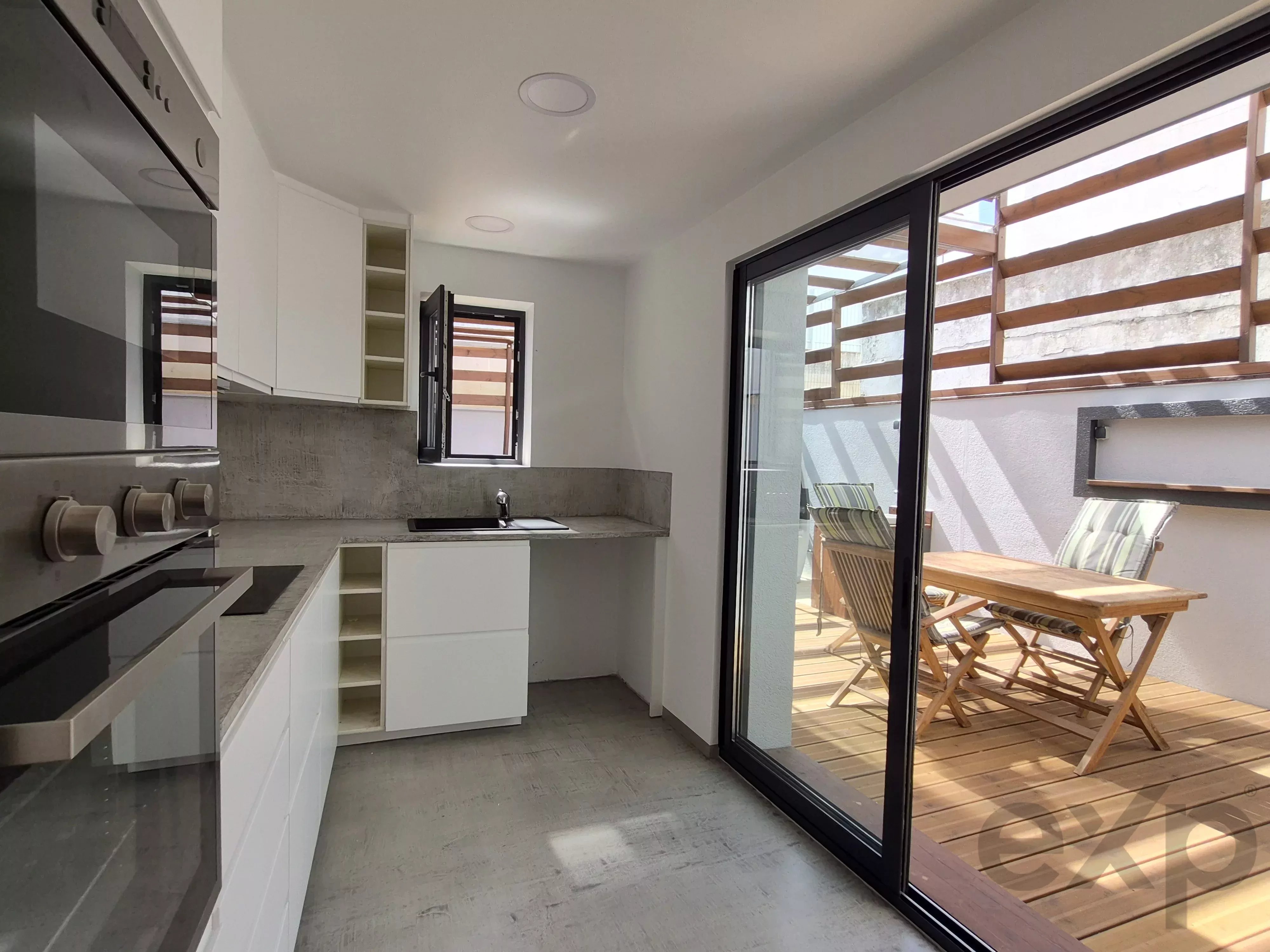 New house, 2 bedrooms, spacious patio, centre of Alvor 87107231 image 11