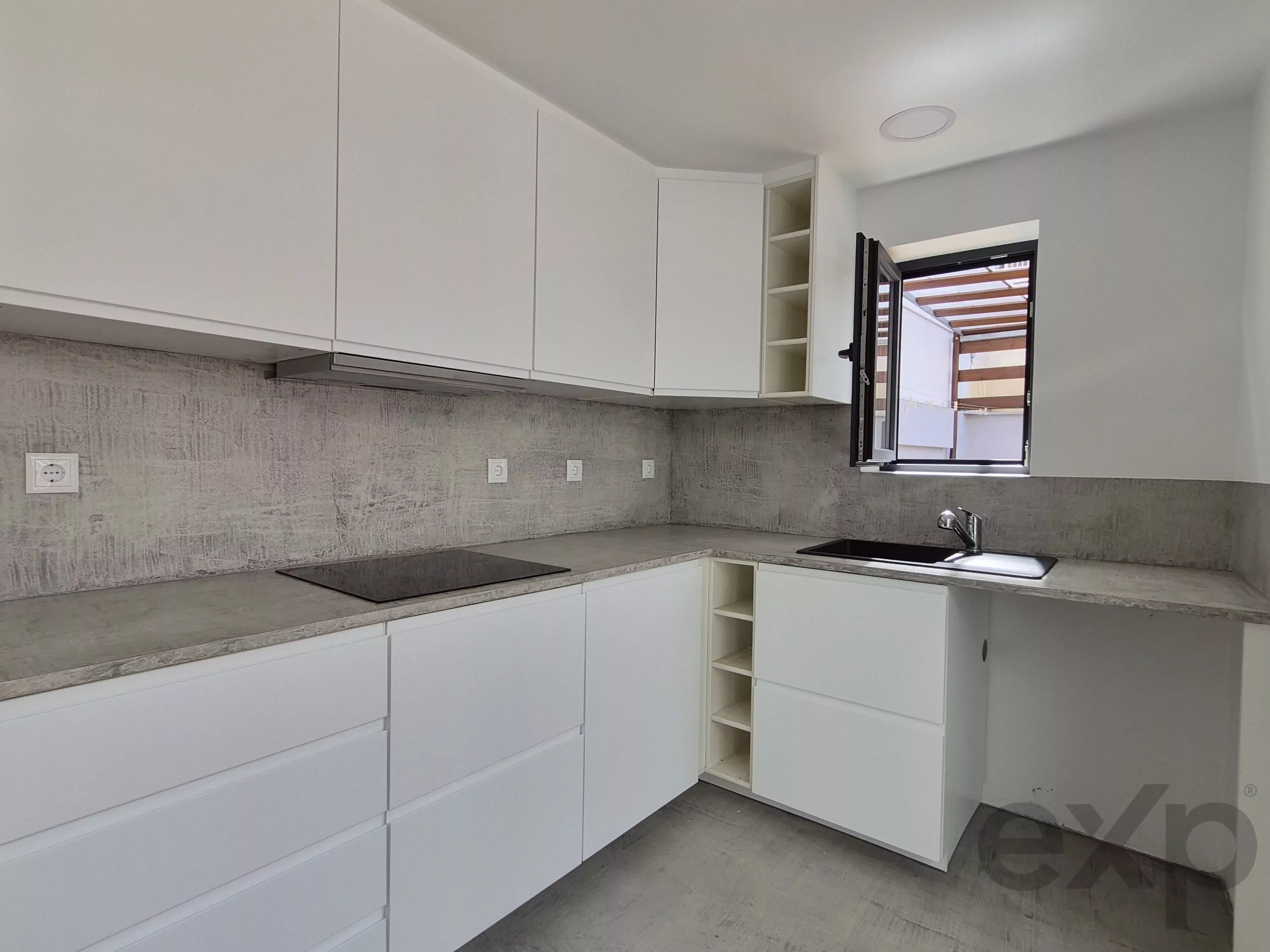 New house, 2 bedrooms, spacious patio, centre of Alvor 87107231 image 10