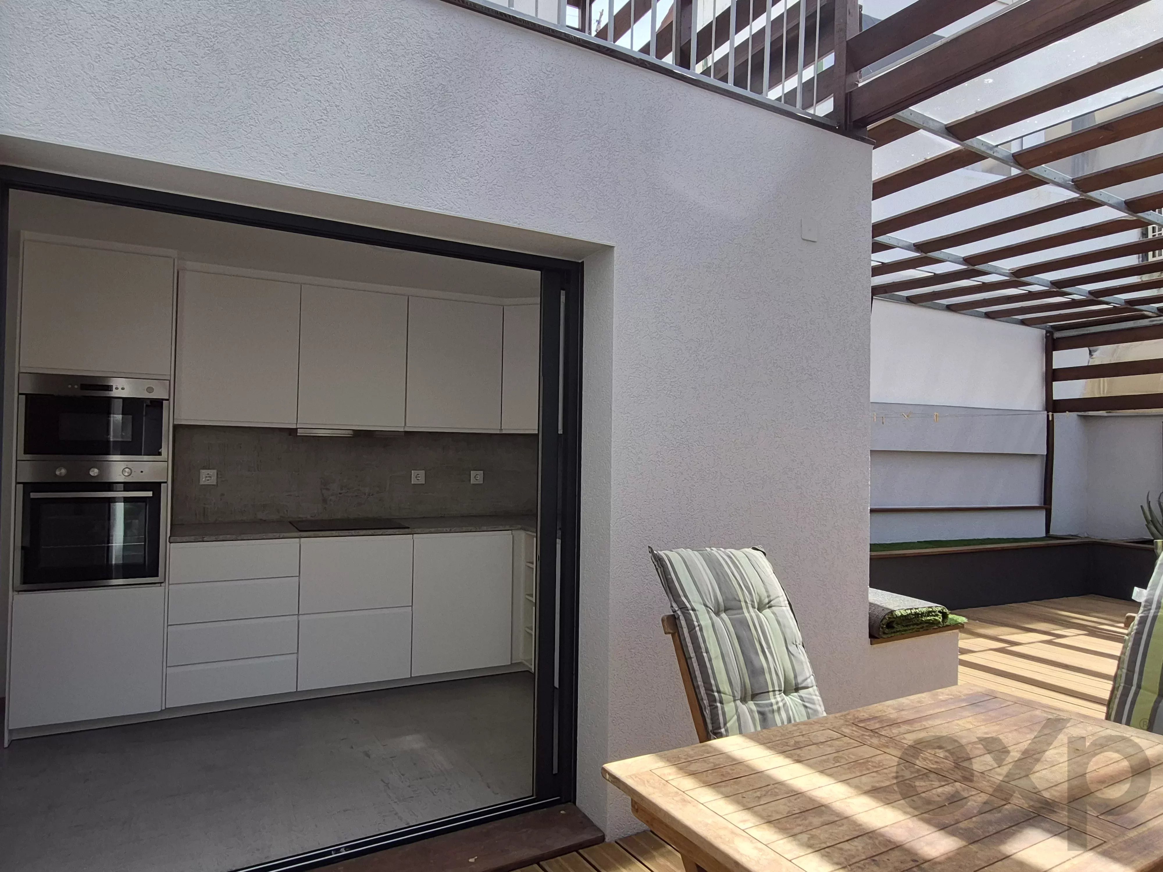 New house, 2 bedrooms, spacious patio, centre of Alvor 87107231 image 8