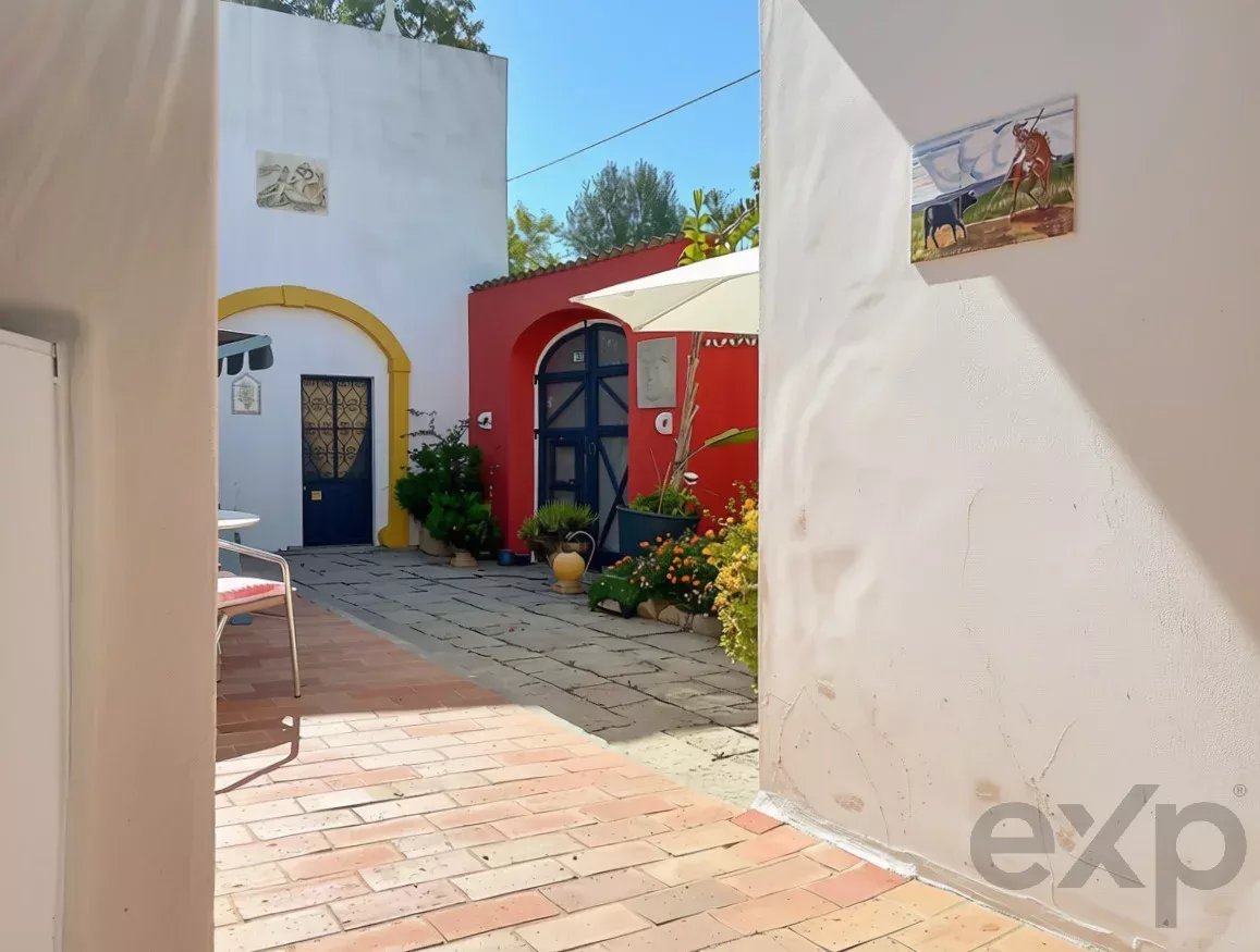Propriedade exclusiva com cinco unidades independentes e potencial de investimento 87113034 image 51