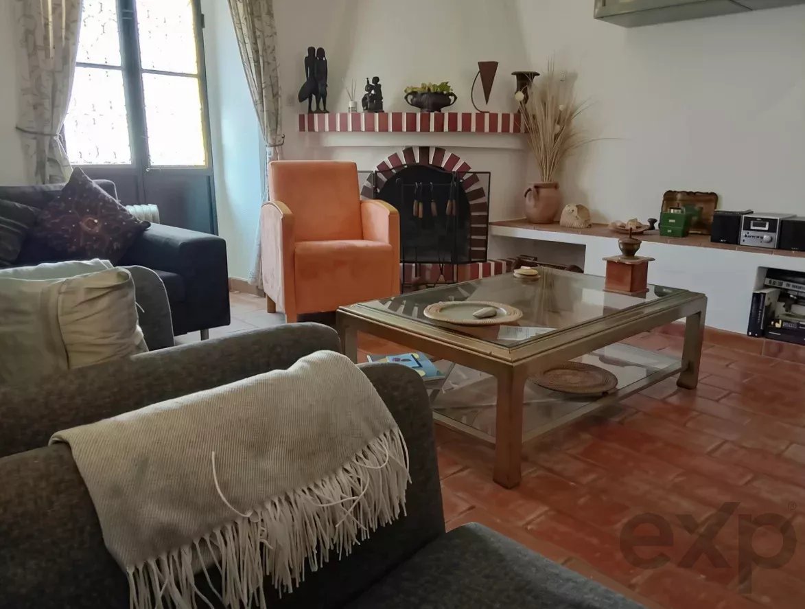 Propriedade exclusiva com cinco unidades independentes e potencial de investimento 87113034 image 80