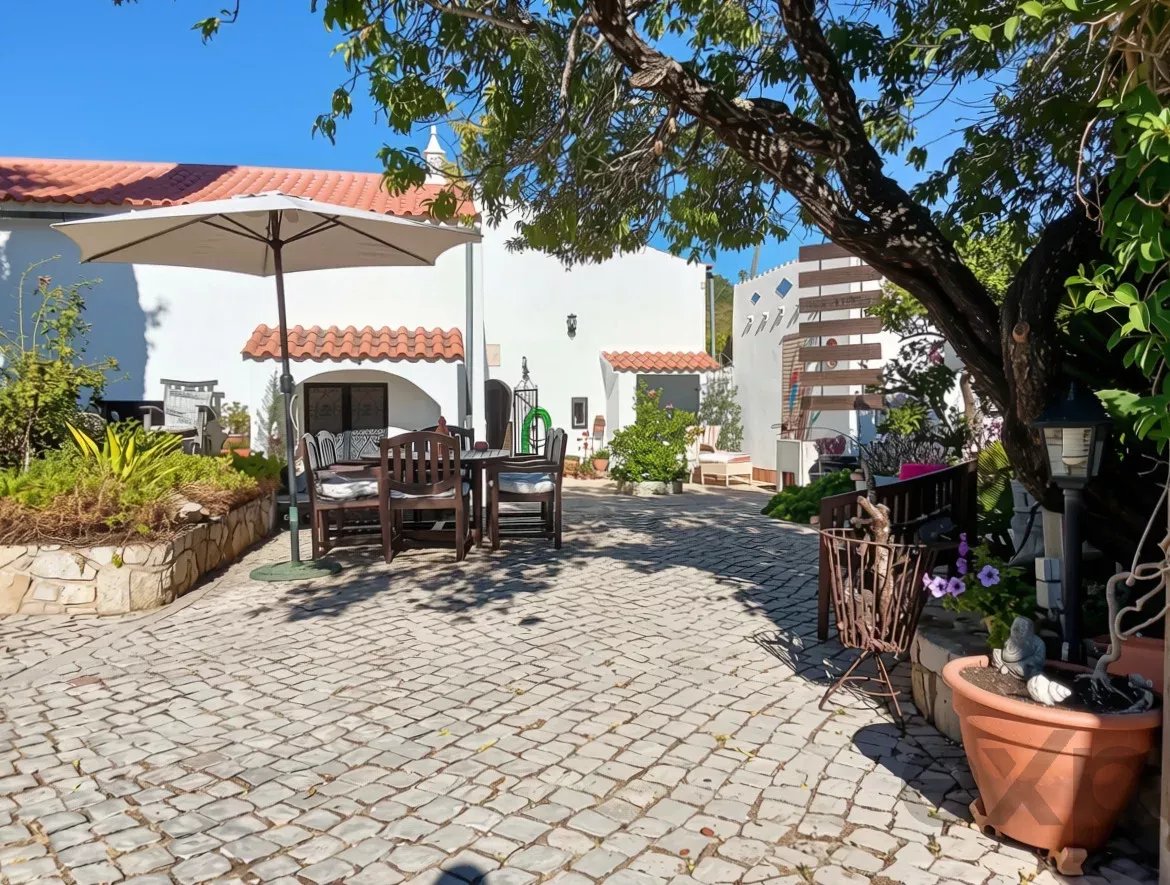 Propriedade exclusiva com cinco unidades independentes e potencial de investimento 87113034 image 72