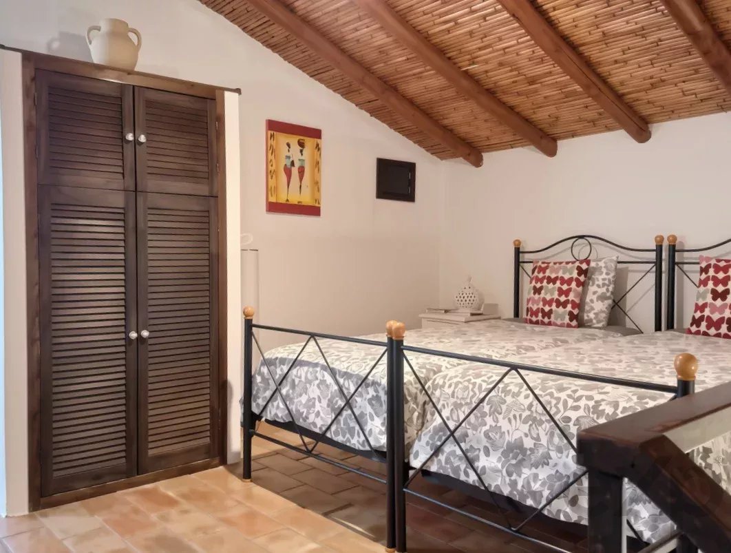 Propriedade exclusiva com cinco unidades independentes e potencial de investimento 87113034 image 98