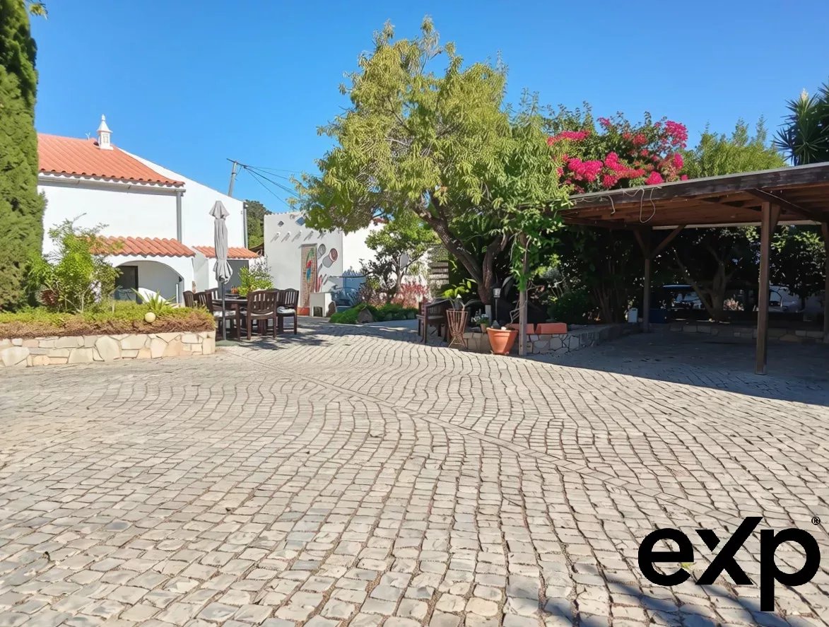 Propriedade exclusiva com cinco unidades independentes e potencial de investimento 87113034 image 7