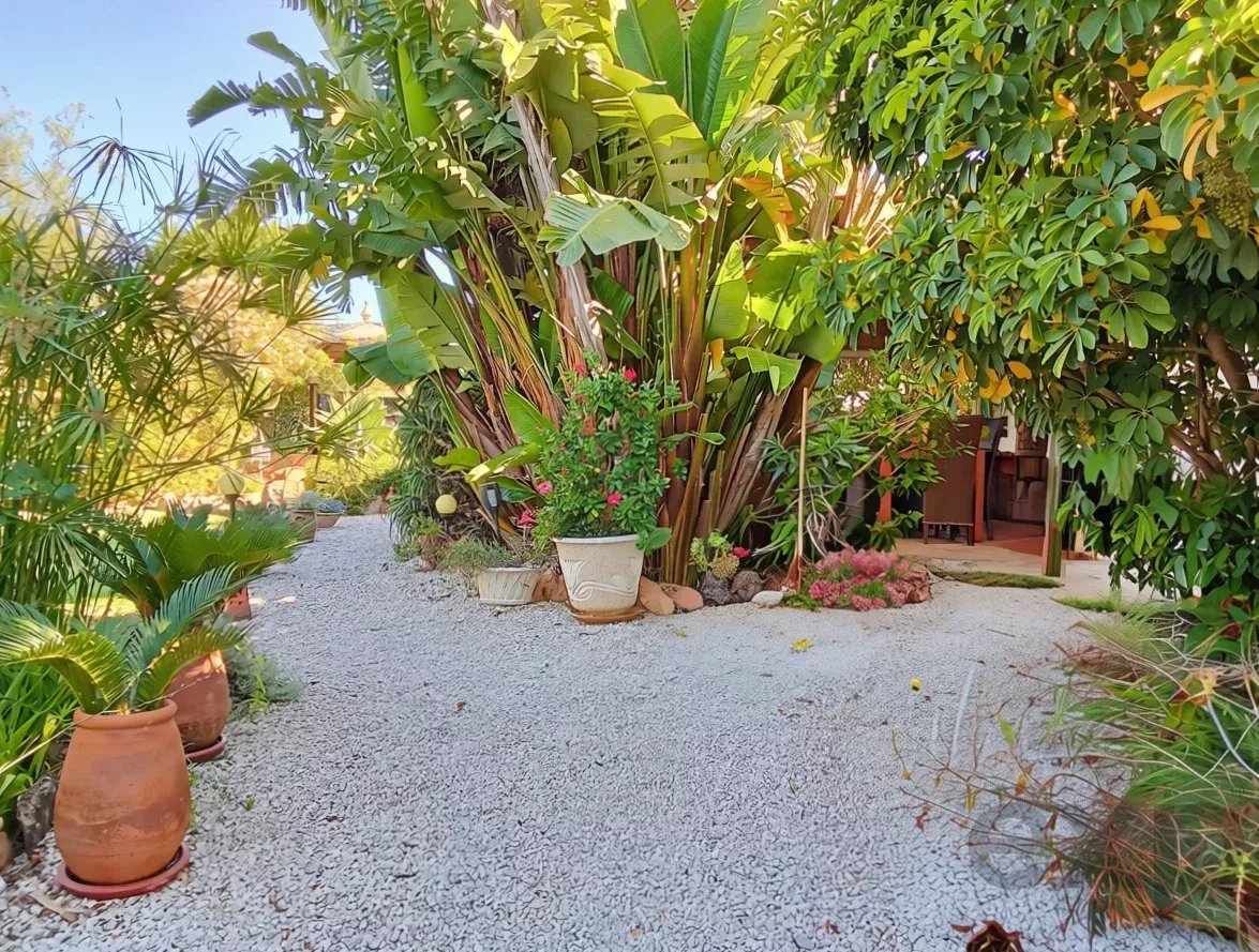 Propriedade exclusiva com cinco unidades independentes e potencial de investimento 87113034 image 47