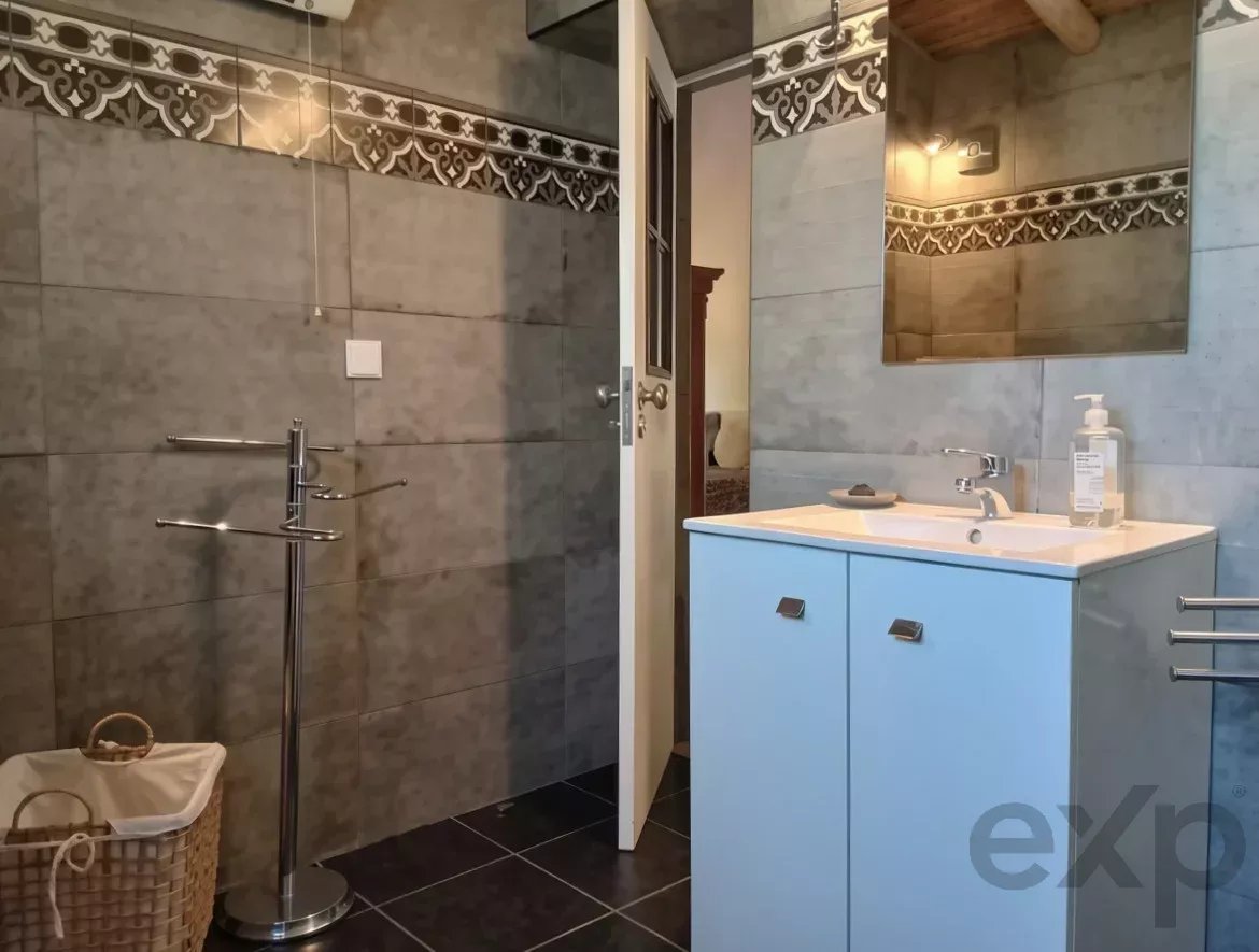 Propriedade exclusiva com cinco unidades independentes e potencial de investimento 87113034 image 124