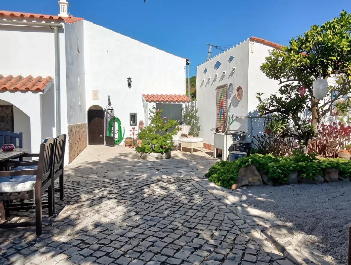 Propriedade exclusiva com cinco unidades independentes e potencial de investimento 87113034 image 77