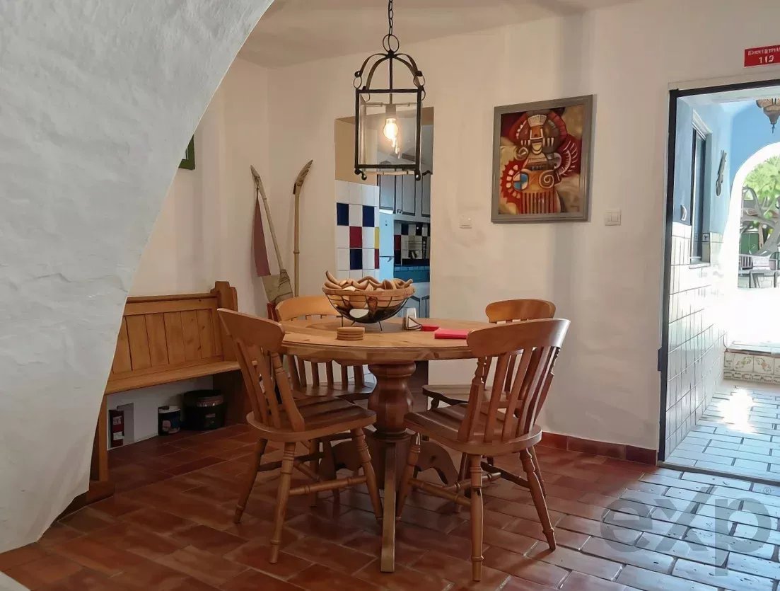 Propriedade exclusiva com cinco unidades independentes e potencial de investimento 87113034 image 108