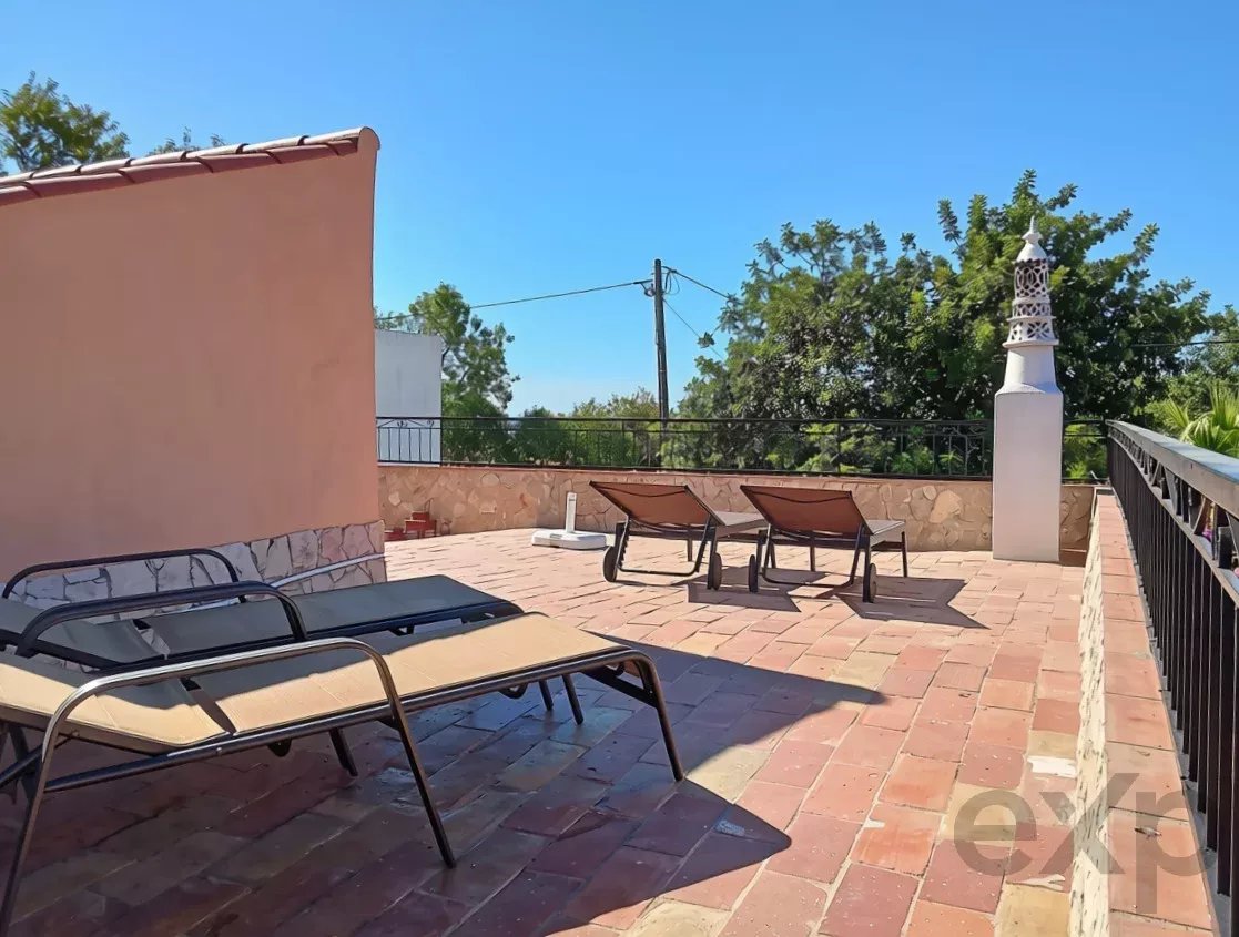 Propriedade exclusiva com cinco unidades independentes e potencial de investimento 87113034 image 33