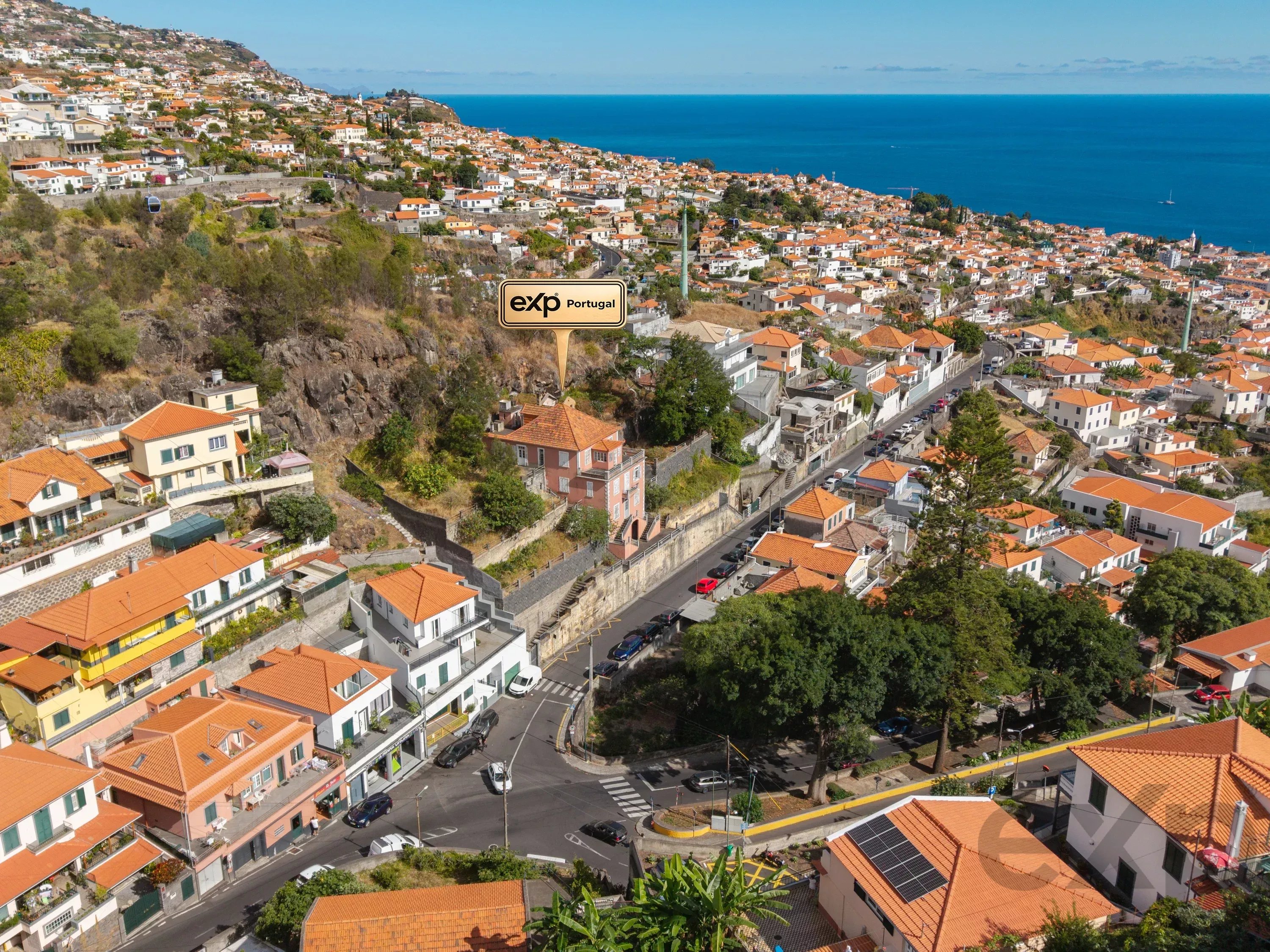 Residential House for sale in Funchal, 400 m²