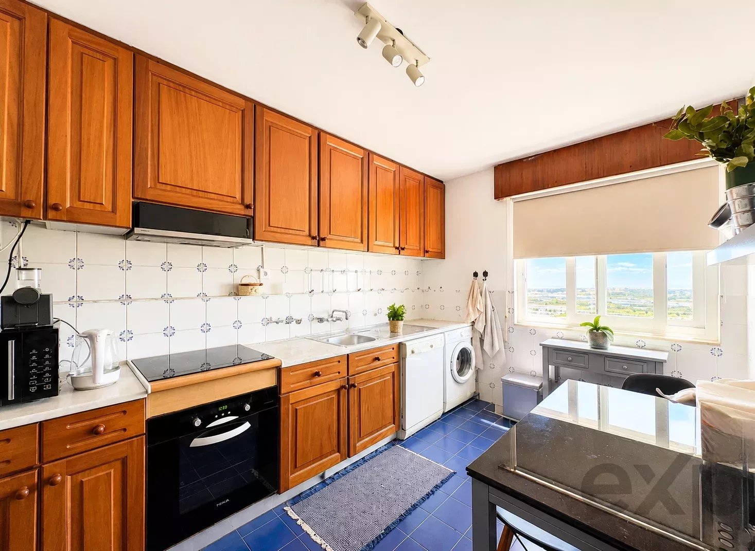 Elegante Apartamento T3 com Vista Desafogada sobre a Ria Formosa