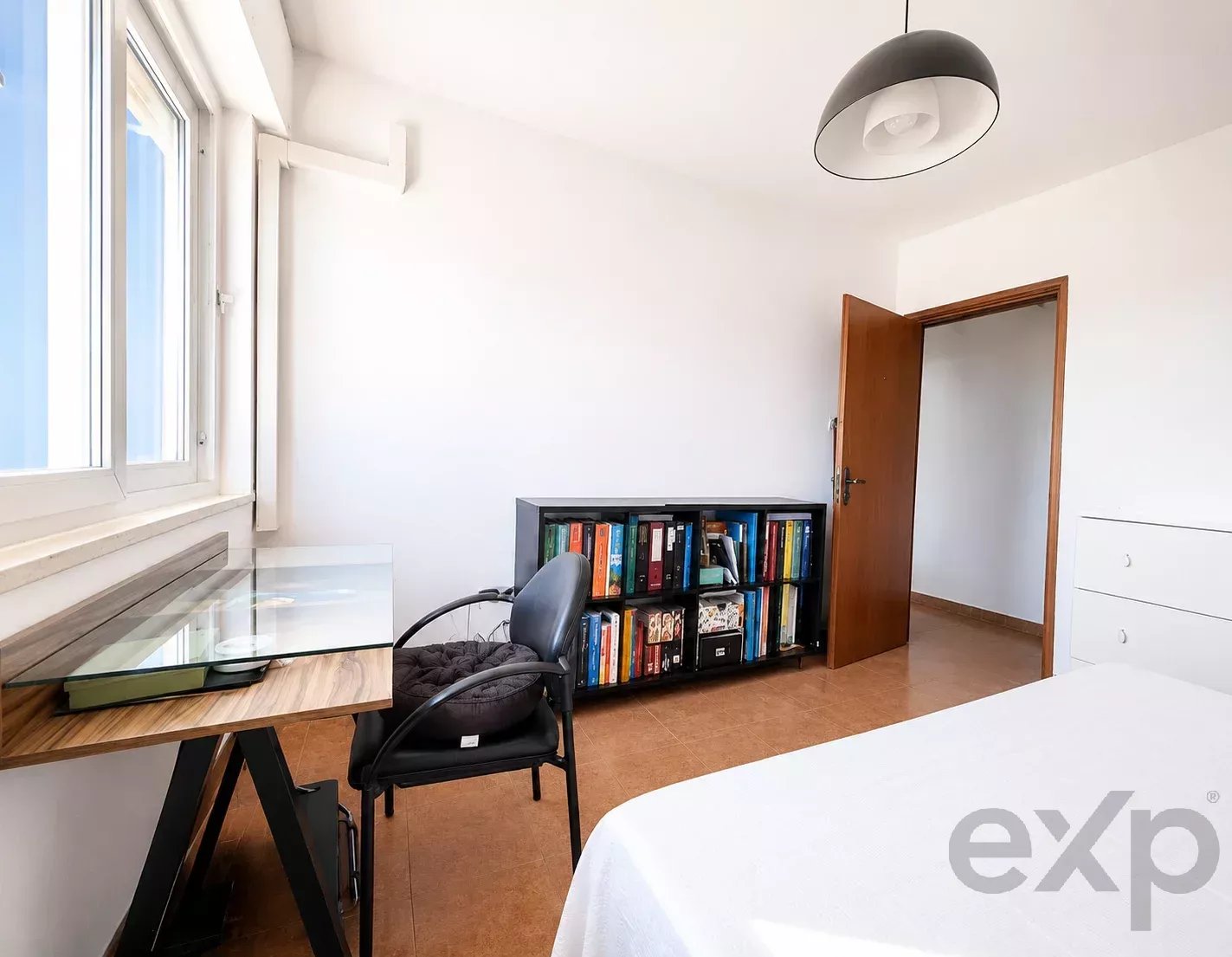 Elegant 3‑bedroom apartment with panoramic view over the Ria Formosa 87132821 image 17