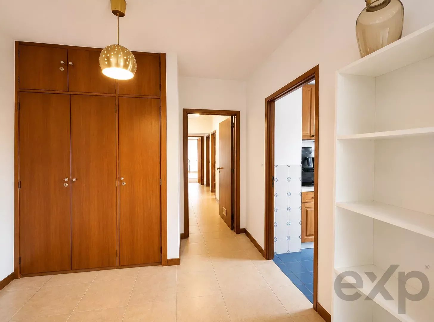 Elegant 3‑bedroom apartment with panoramic view over the Ria Formosa 87132821 image 8