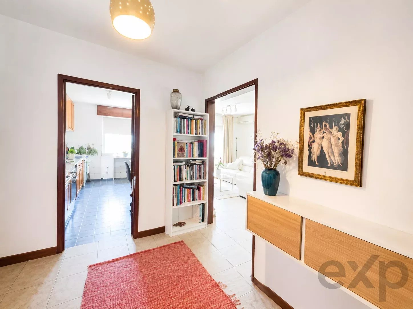 Elegante Apartamento T3 com Vista Desafogada sobre a Ria Formosa