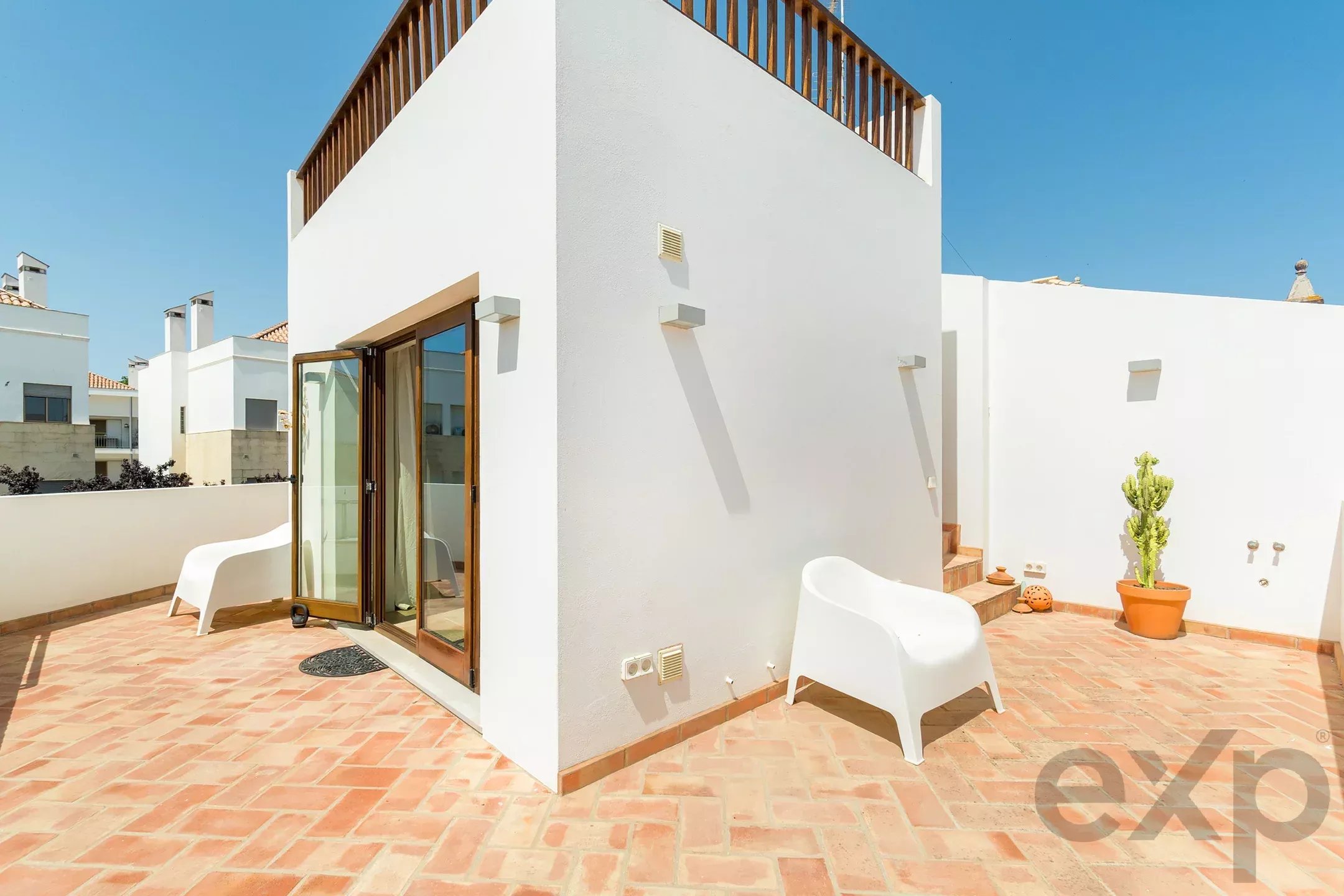 Two‑bedroom home – swimming pool – central Tavira – Algarve 87140501 image 23