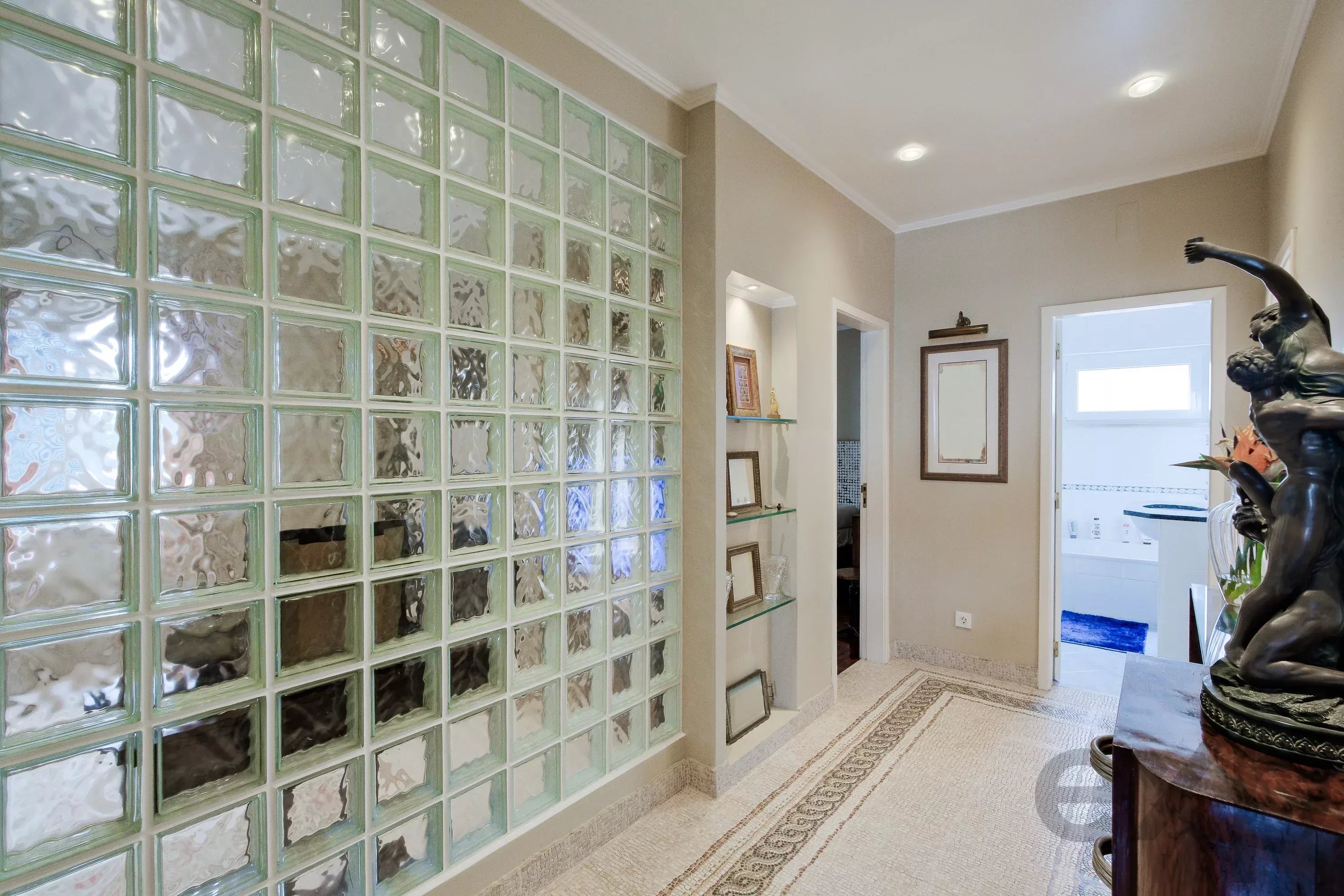 Single‑storey T2+1 house with terrace and annex including a bedroom, Lisbon, Campolide 87145582 image 4