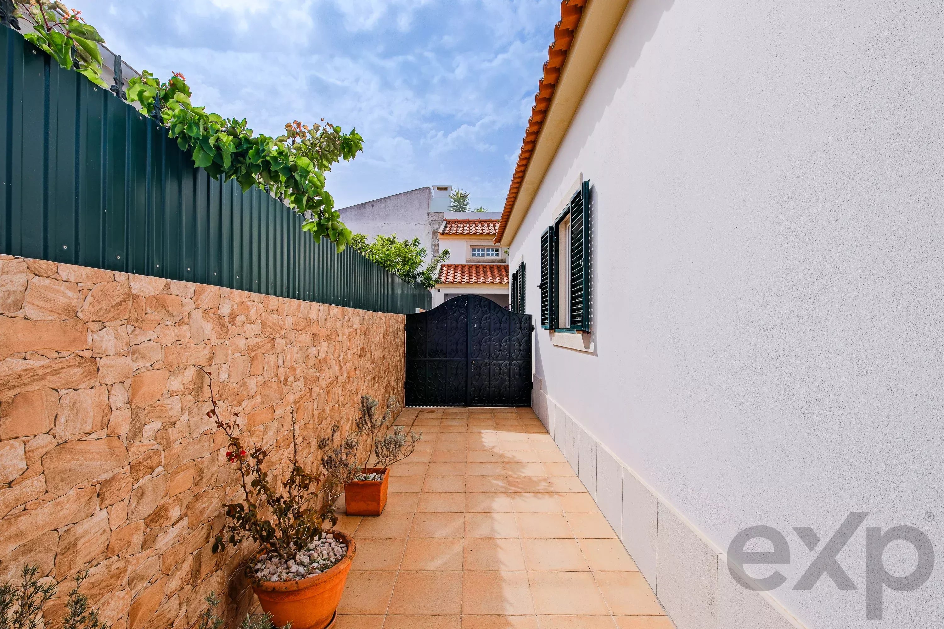 Single‑storey T2+1 house with terrace and annex including a bedroom, Lisbon, Campolide 87145582 image 17