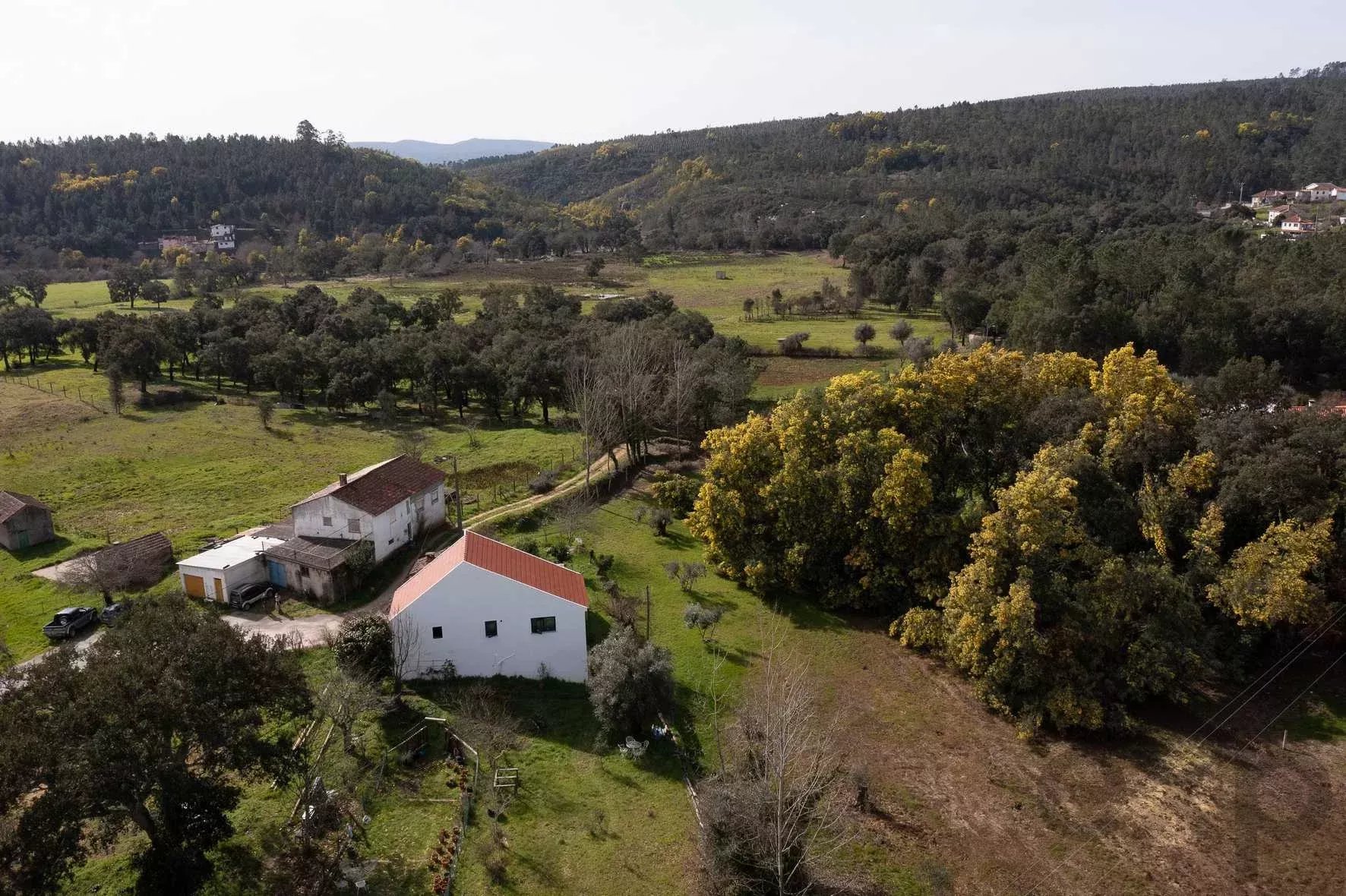 Quinta da Meda — Refúgio exclusivo com terreno à beira-rio a 2 minutos da praia fluvial