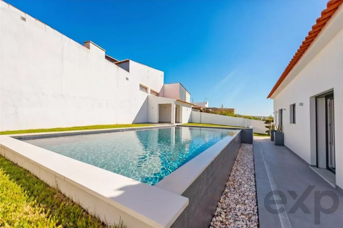 Ericeira, Carvoeira - Moradia T3+1 com piscina