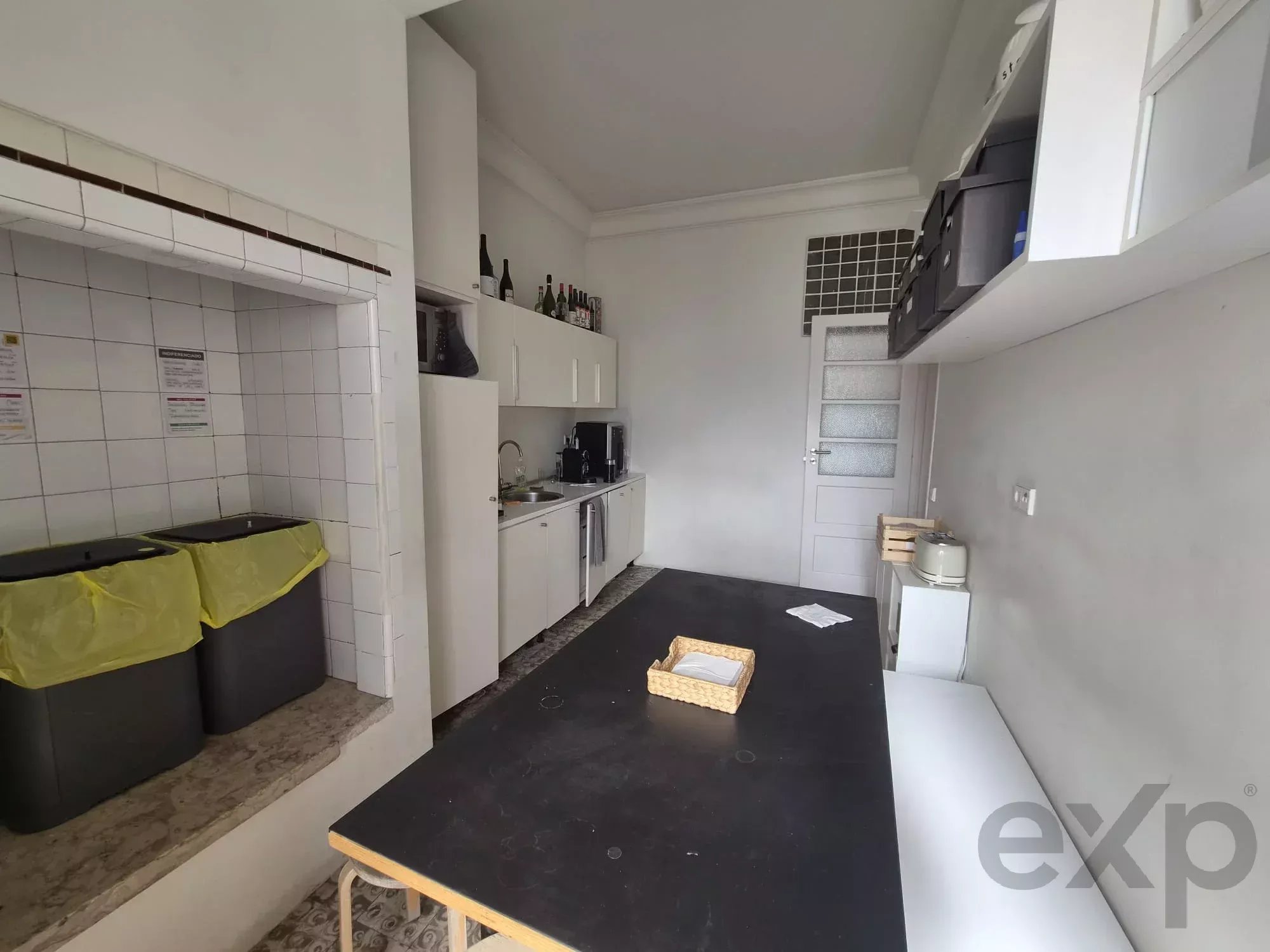 Office with 208m2 in Lisbon, Santos 3