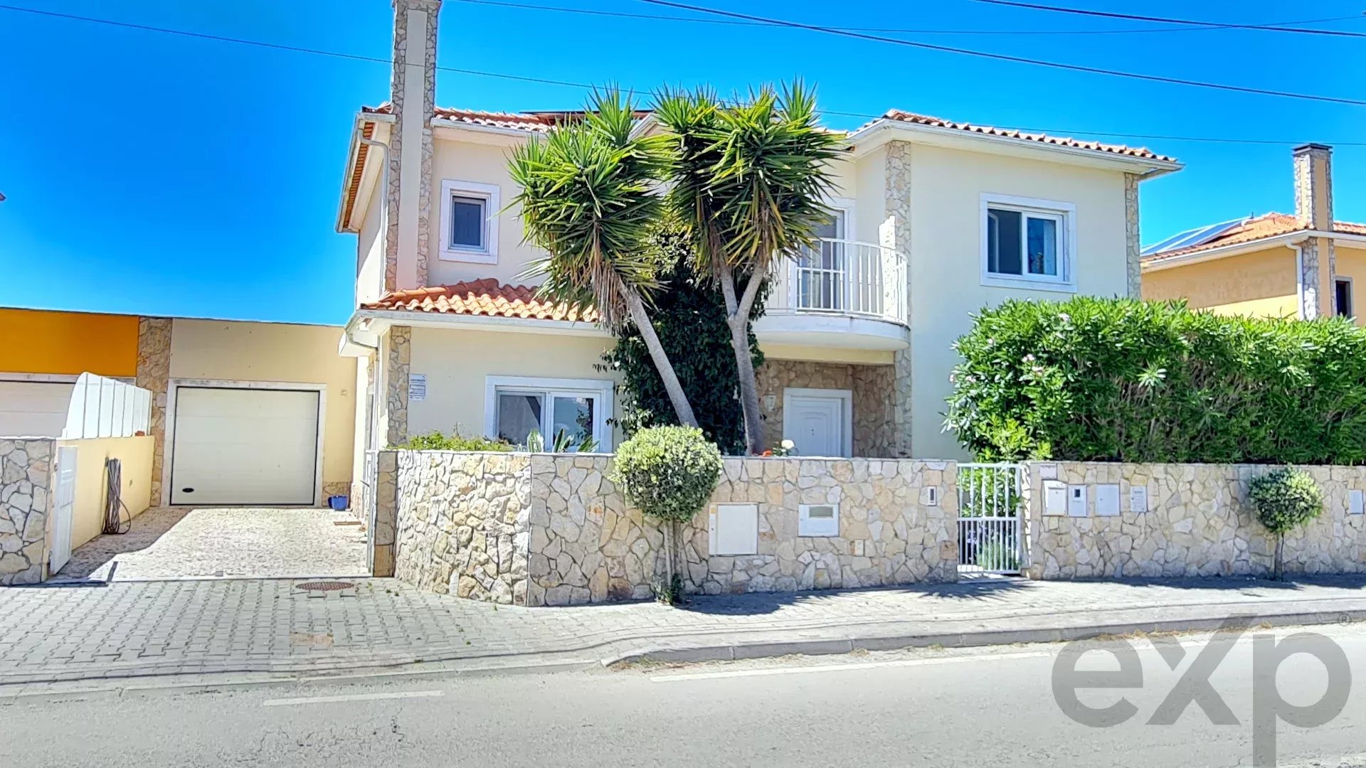 Moradia T4 com Piscina, perto de praias