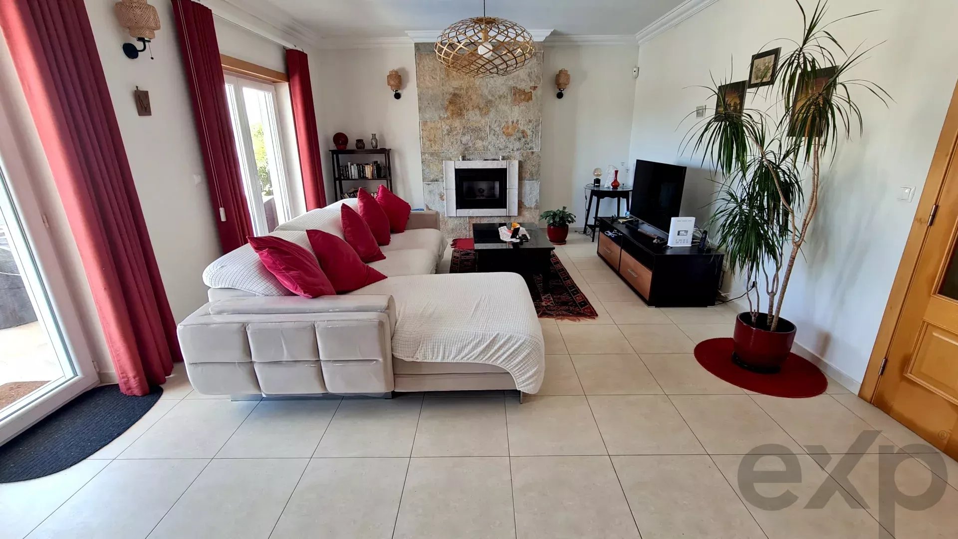 Moradia T4 com Piscina, perto de praias