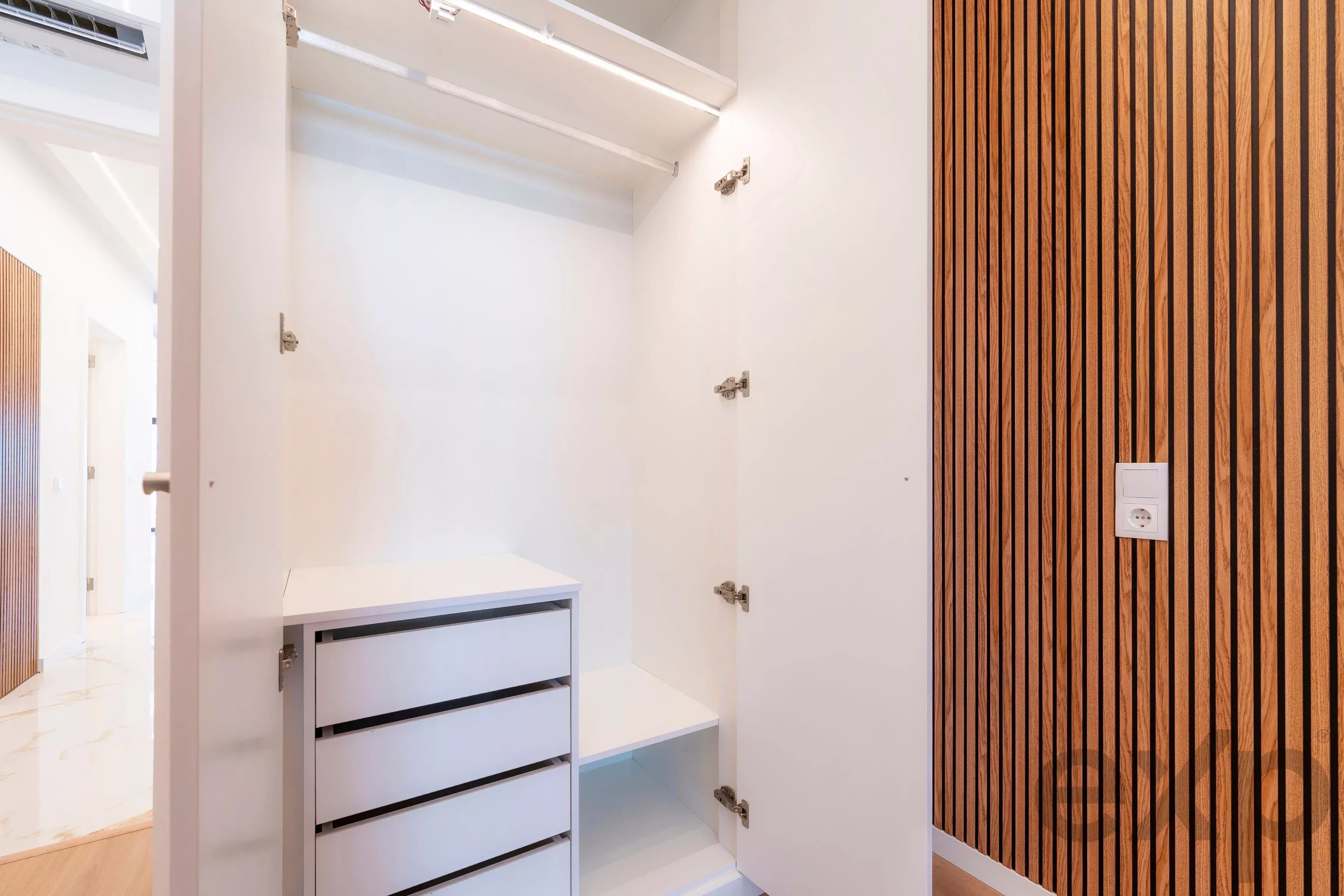 Modern sea‑front apartment in Quarteira 87155806 image 25