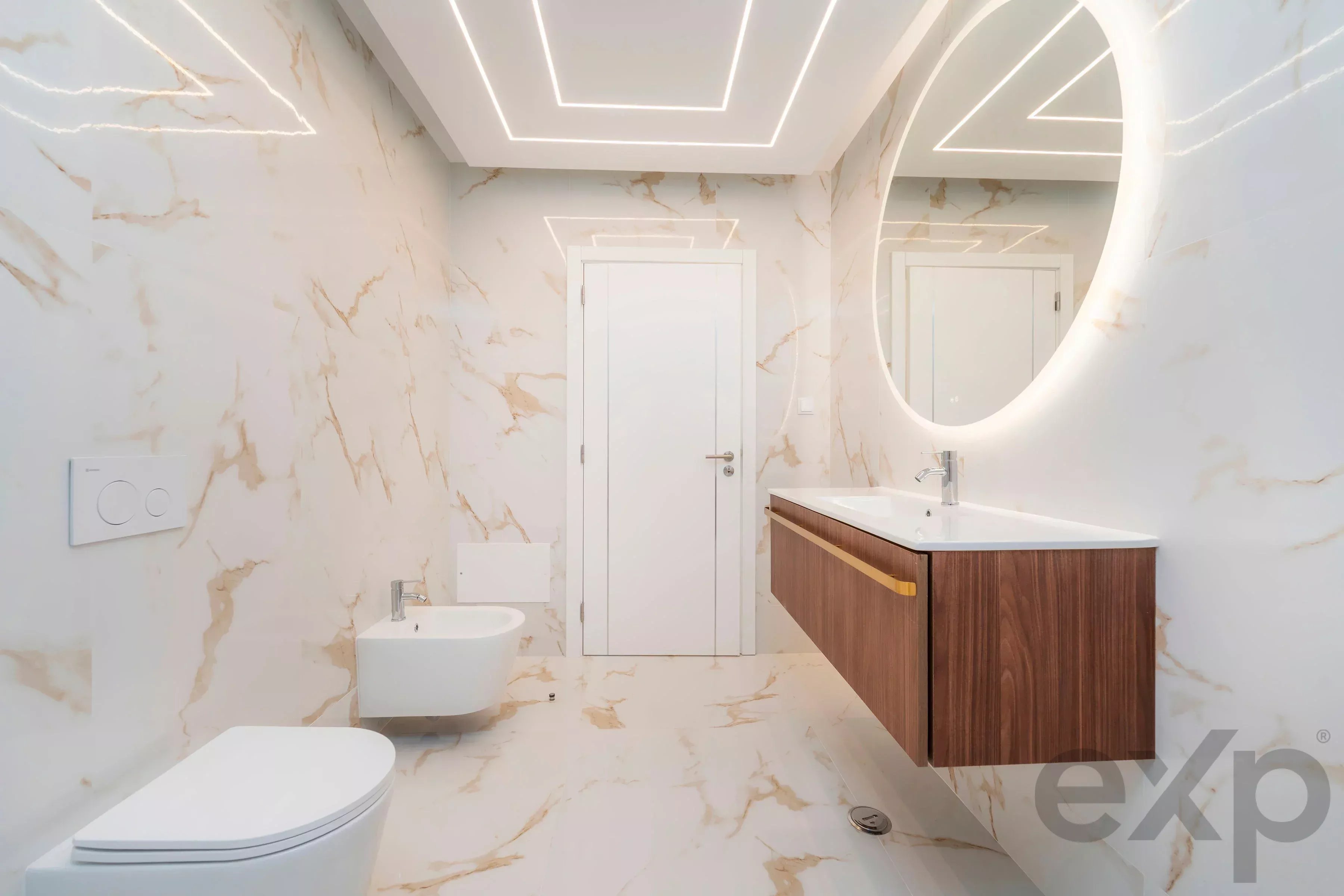 Modern sea‑front apartment in Quarteira 87155806 image 12