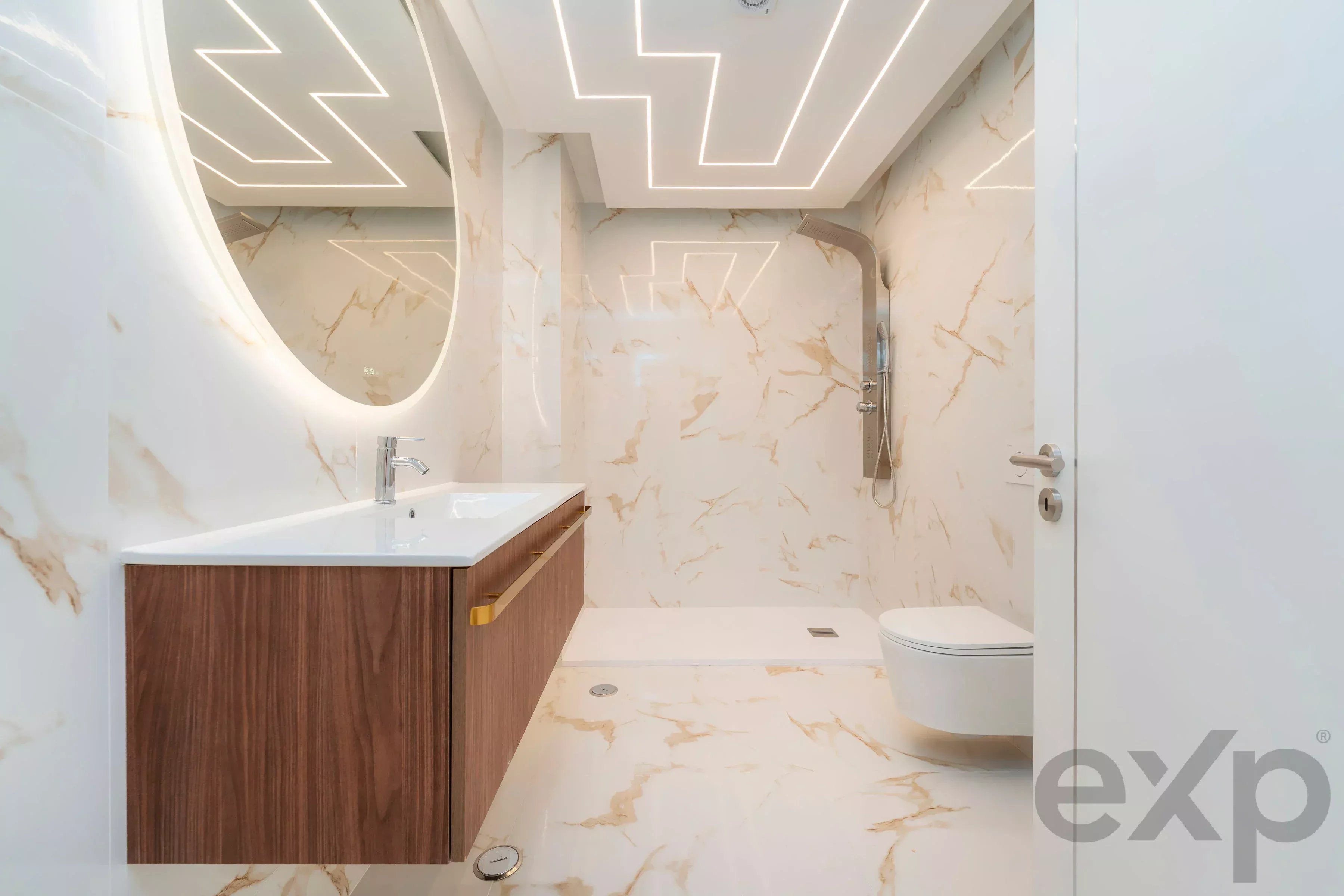 Modern sea‑front apartment in Quarteira 87155806 image 13