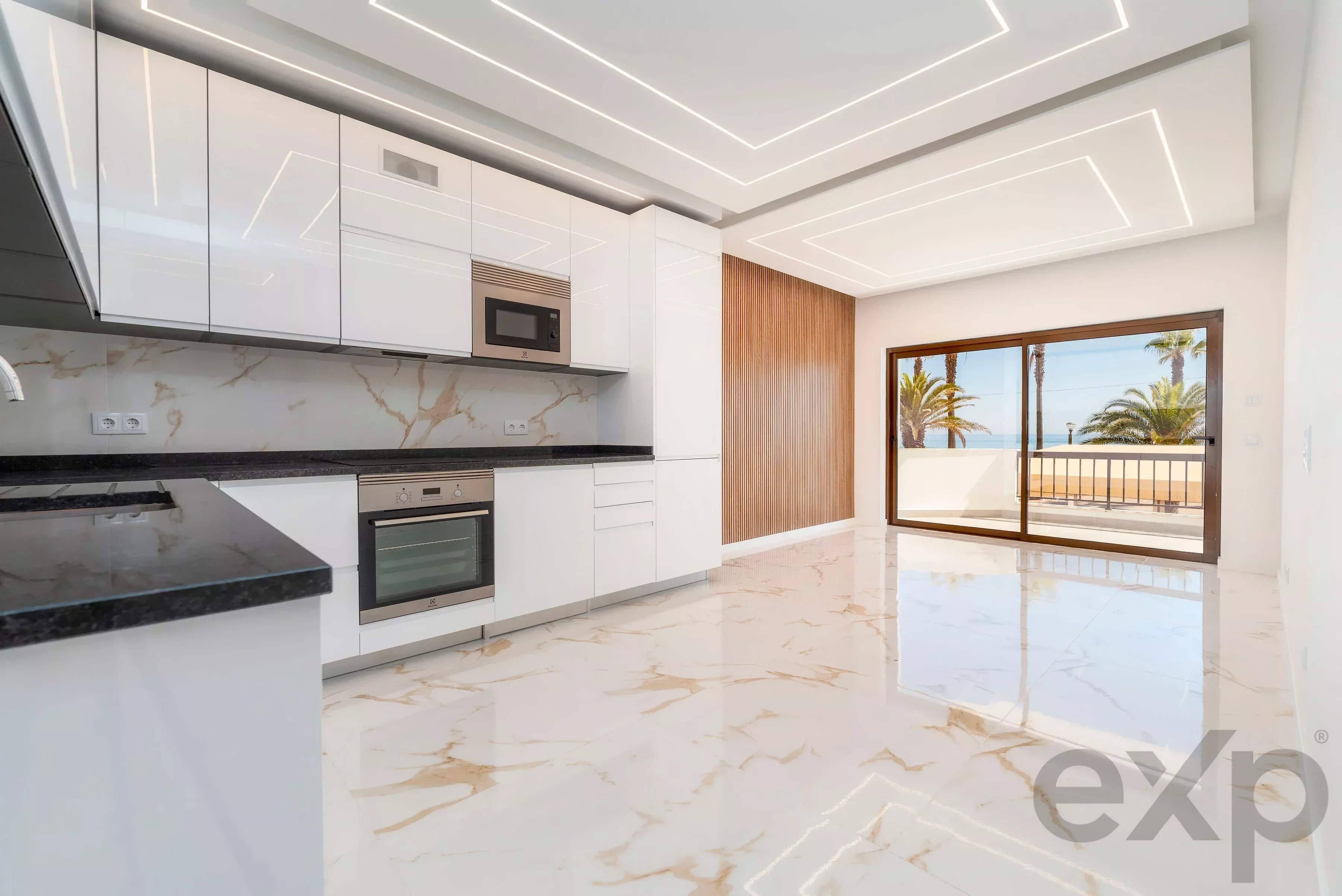 Moderno apartamento à beira-mar em Quarteira