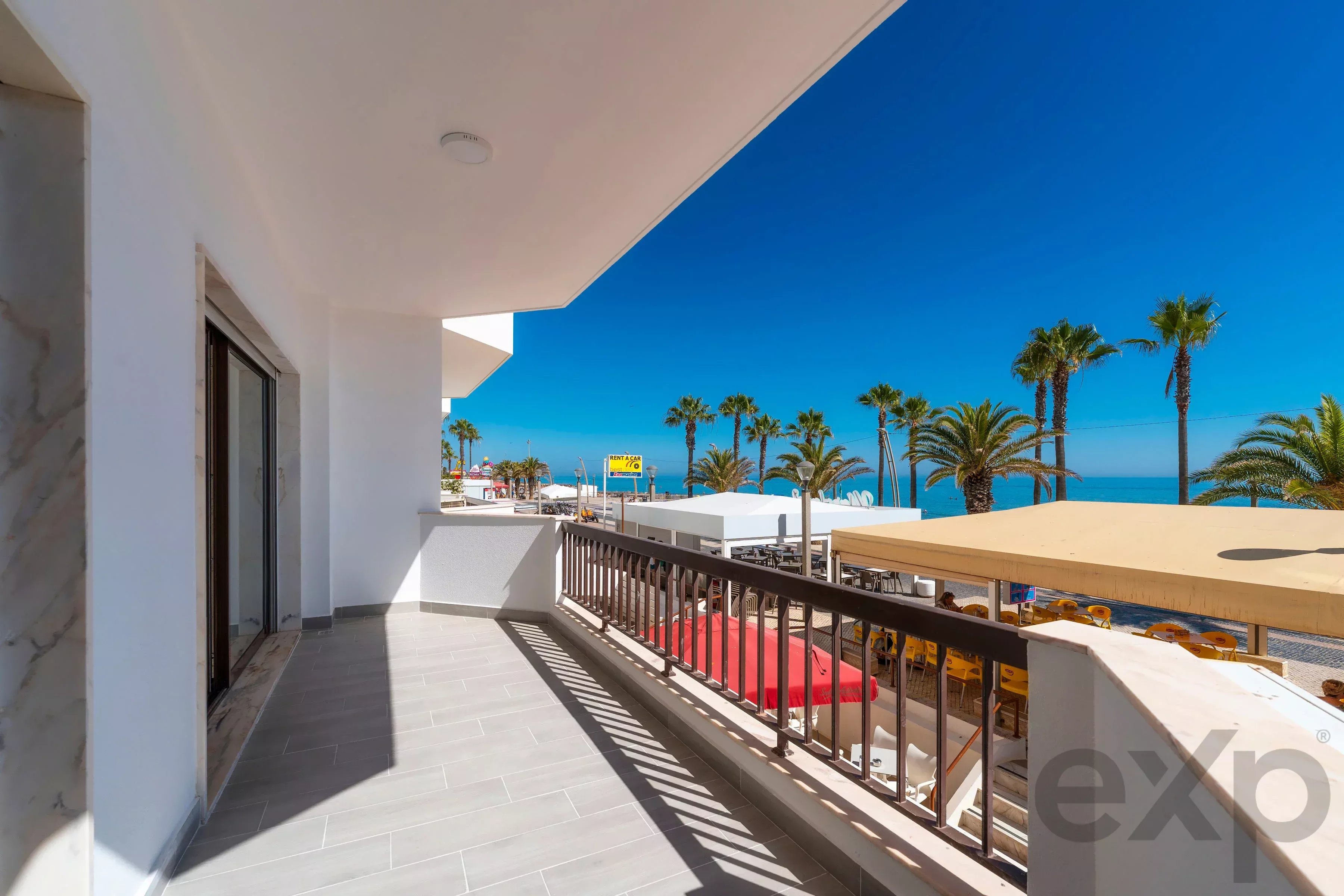 Modern sea‑front apartment in Quarteira 87155806 image 15