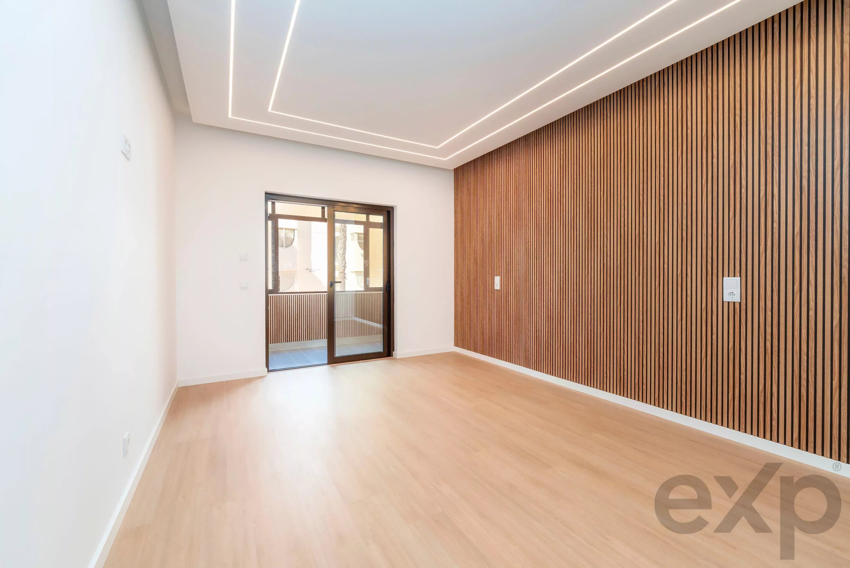 Modern sea‑front apartment in Quarteira 87155806 image 16