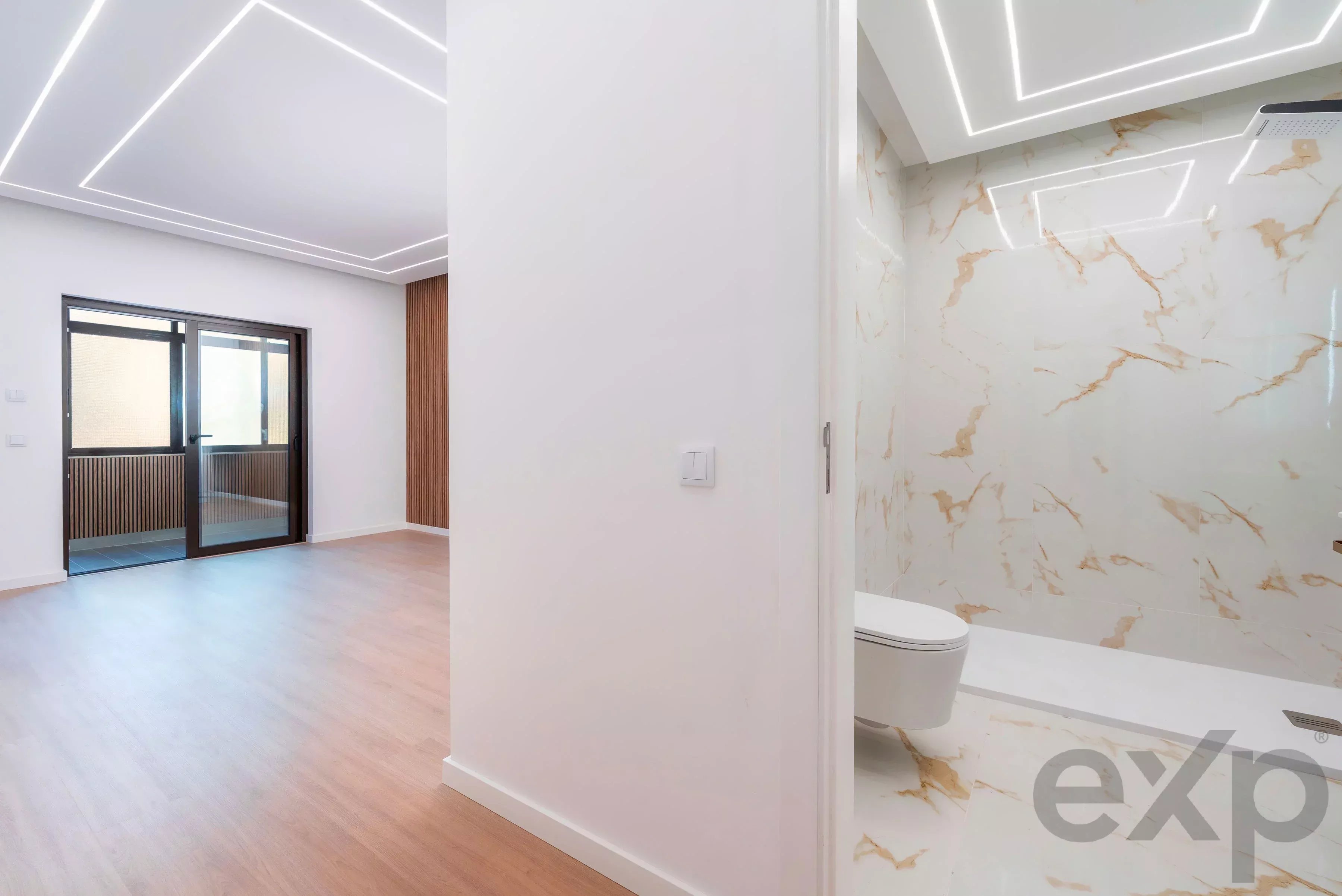 Modern sea‑front apartment in Quarteira 87155806 image 18
