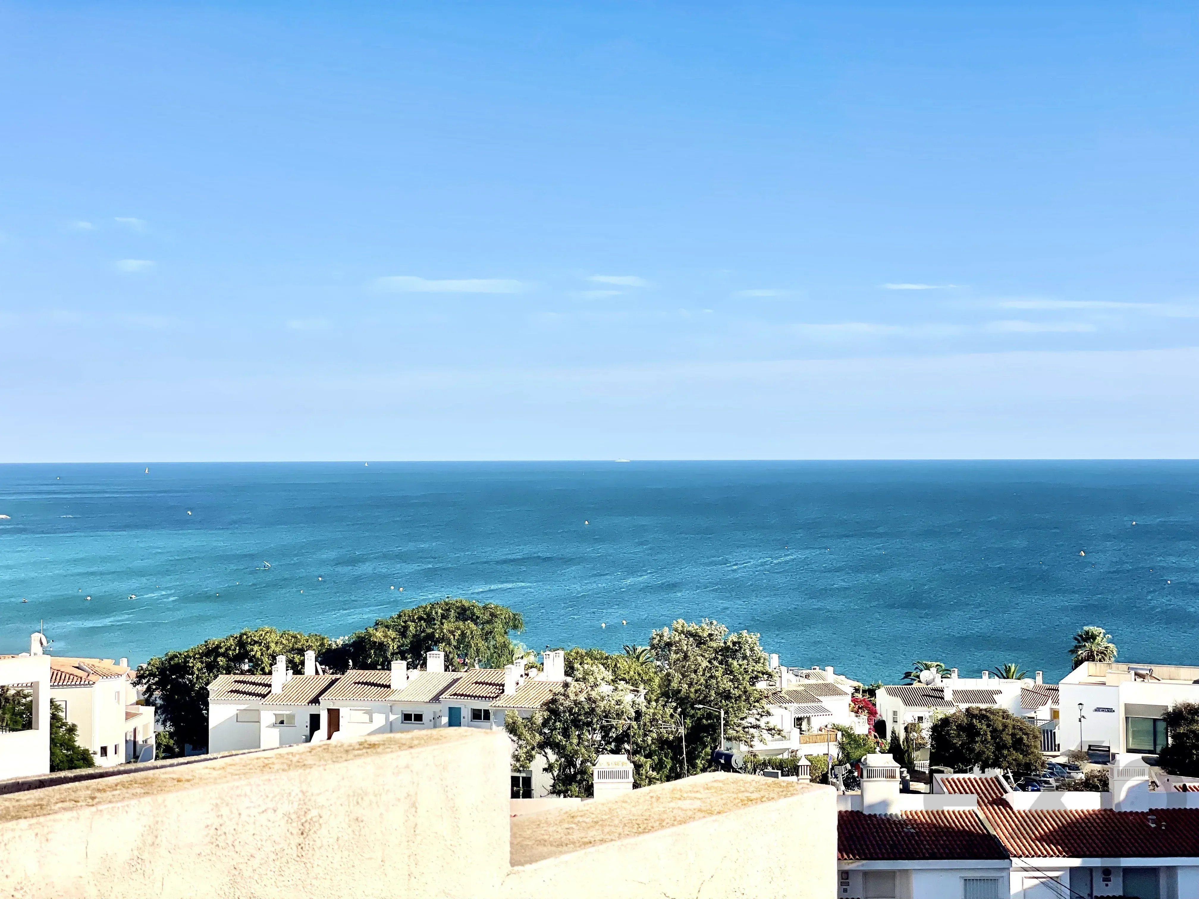 Uma oportunidade rara de viver na Praia da Luz 87155873 image 26