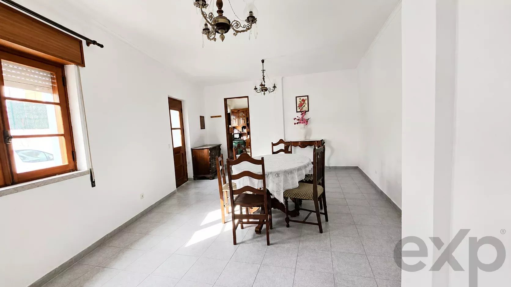 One of the rare homes with a garage in the Historic Centre of Tavira 87158266 image 2