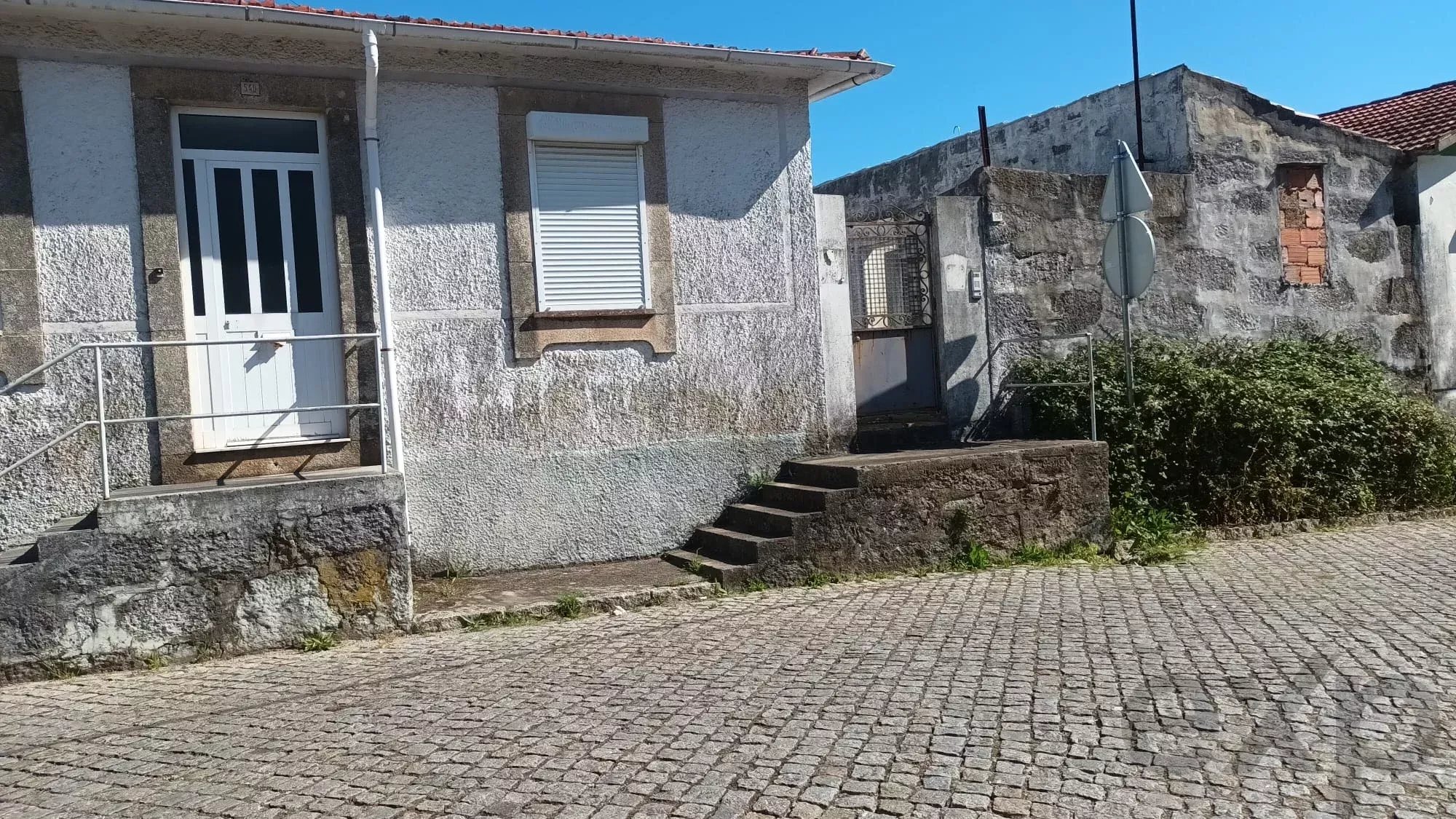 Terreno à venda em Maia, 77 m²