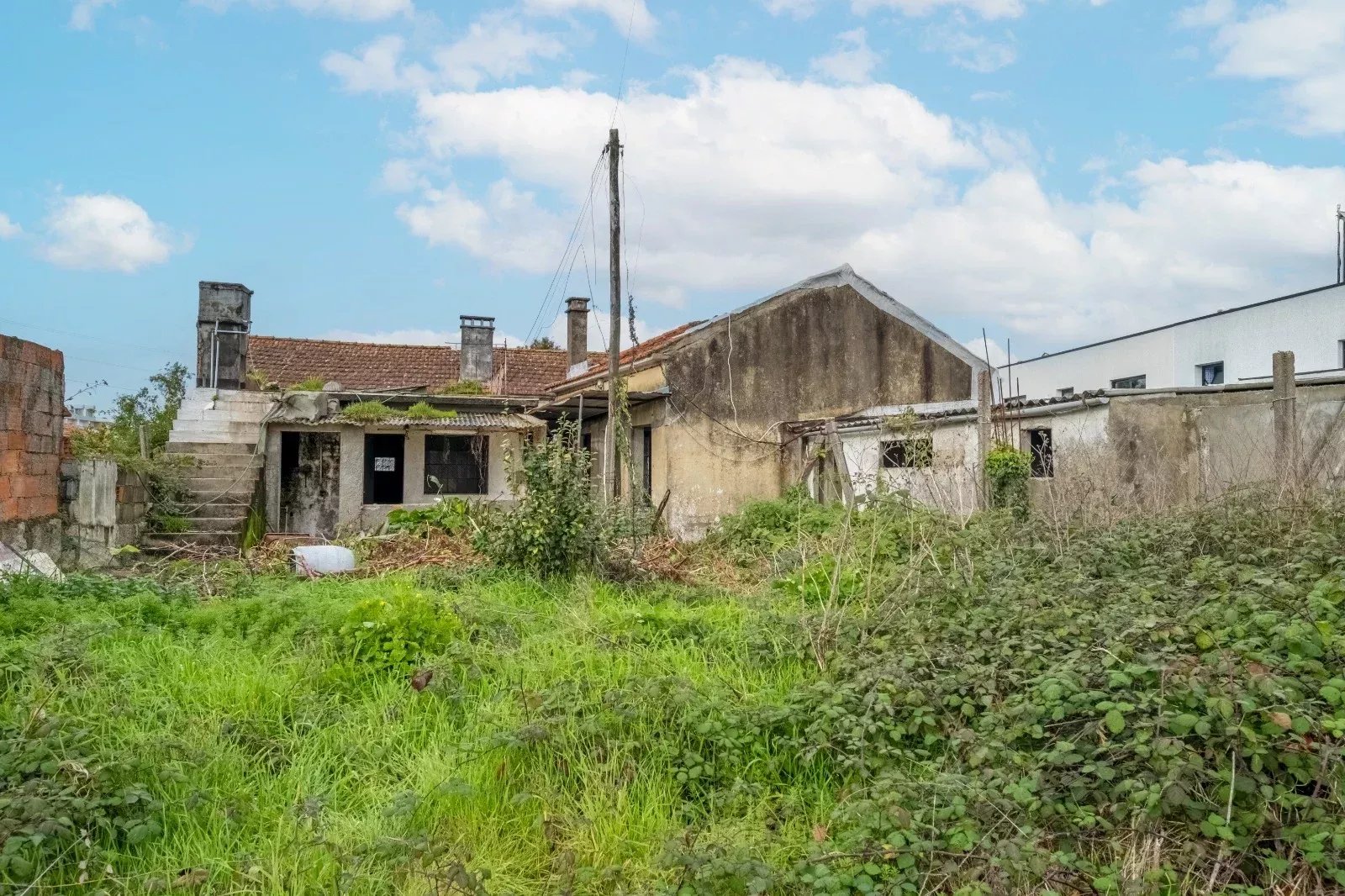 Terreno à venda em Maia, 77 m²