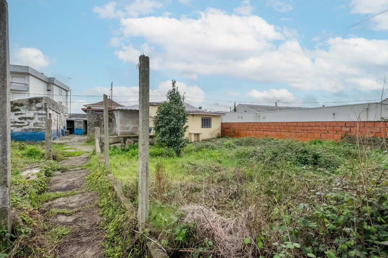 Terreno à venda em Maia, 77 m²