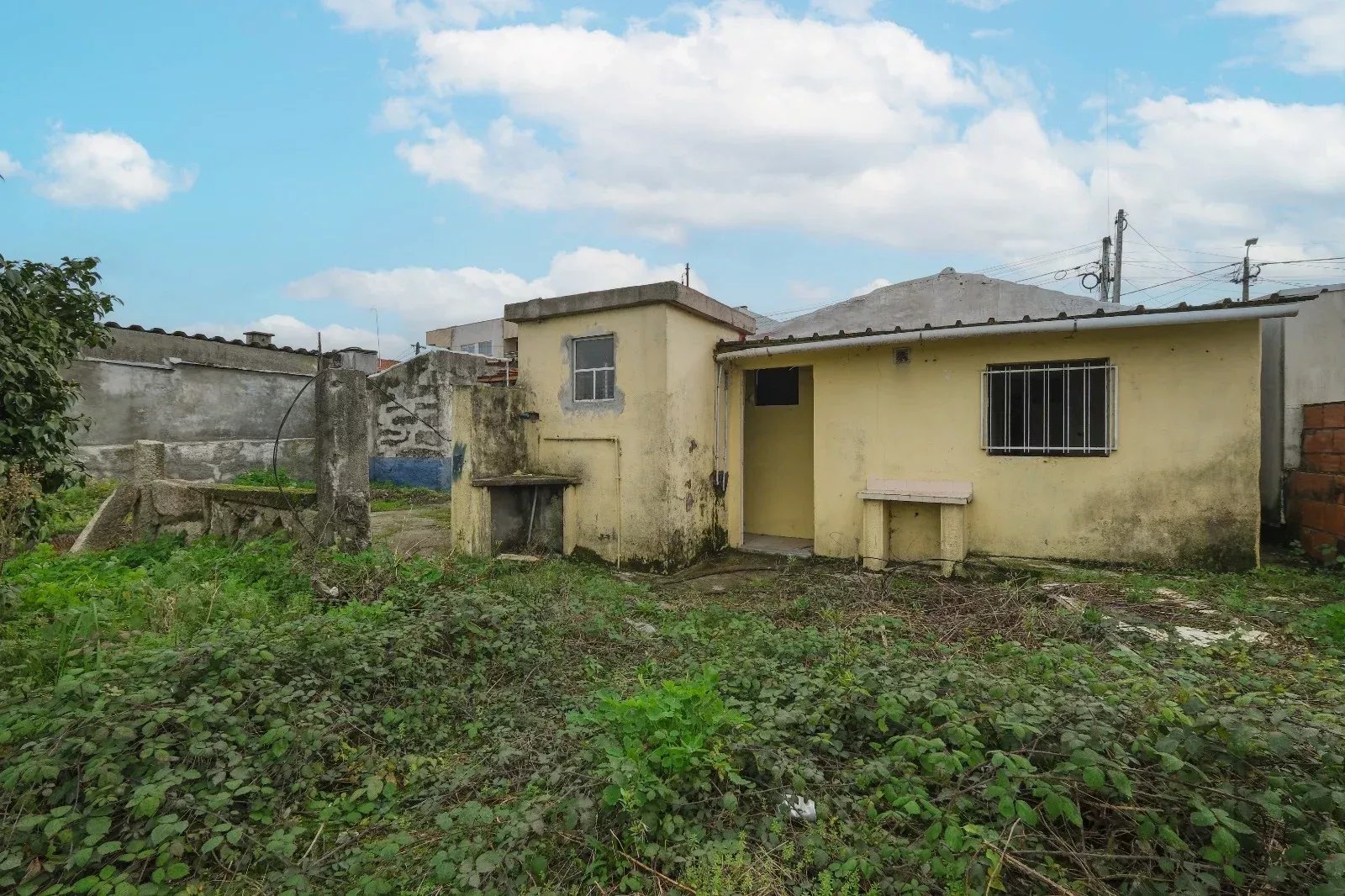 Terreno à venda em Maia, 77 m²